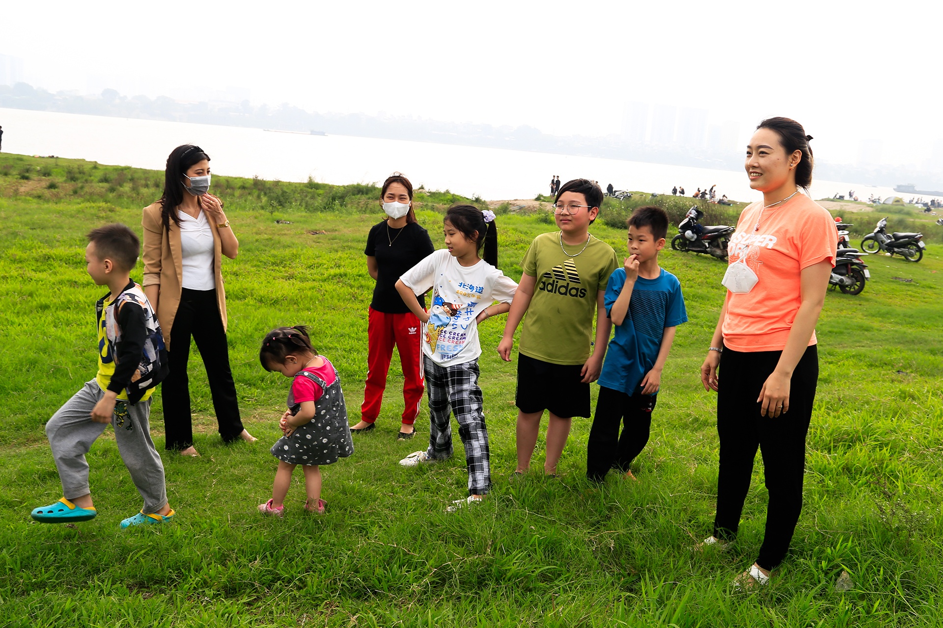 da ngoai o bai song Hong gan cau Vinh Tuy anh 4