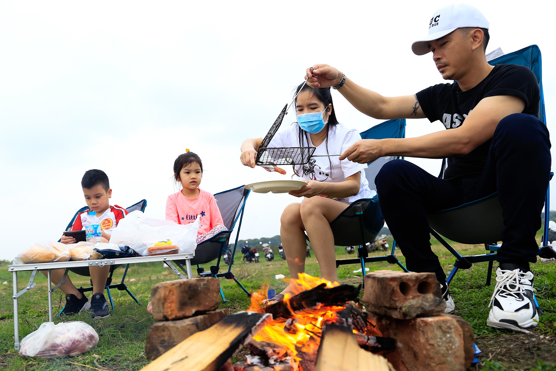 da ngoai o bai song Hong gan cau Vinh Tuy anh 7