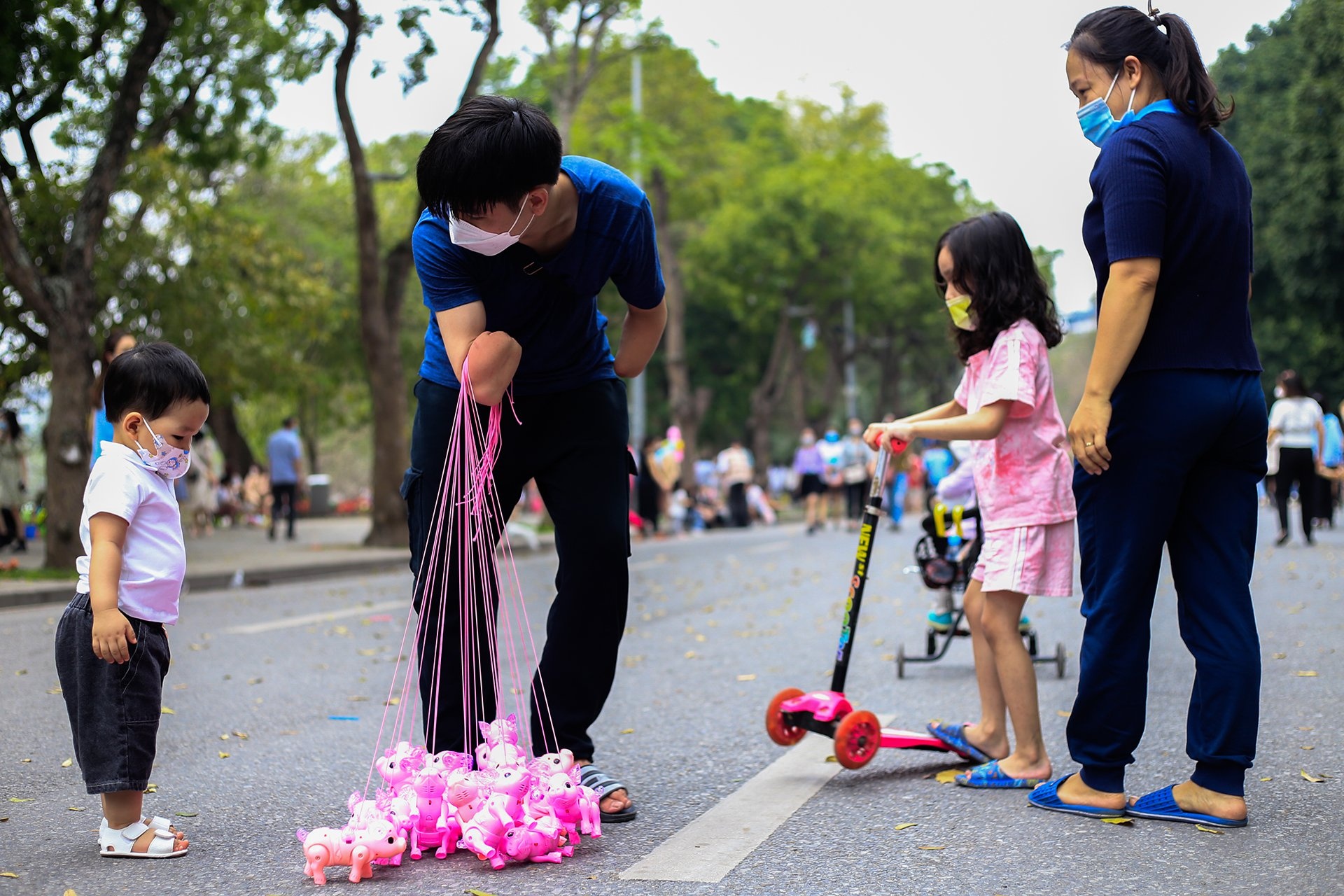 Nhung nguoi muu sinh o pho di bo Ha Noi hinh anh