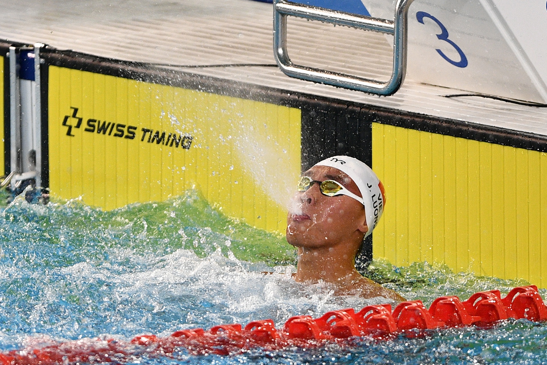 Huy Hoang doat hai huy chuong vang boi loi anh 4