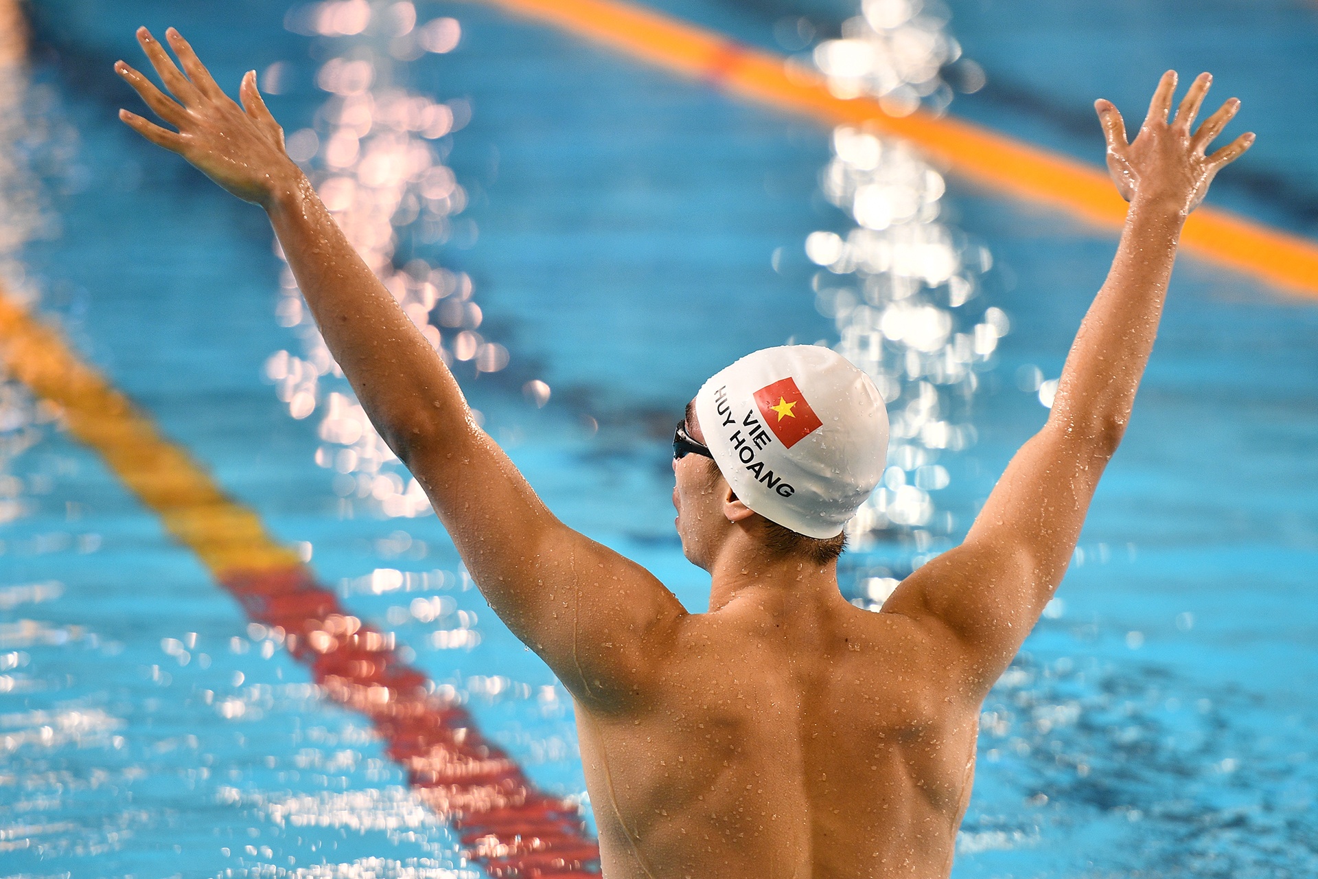 Huy Hoang doat hai huy chuong vang boi loi anh 9