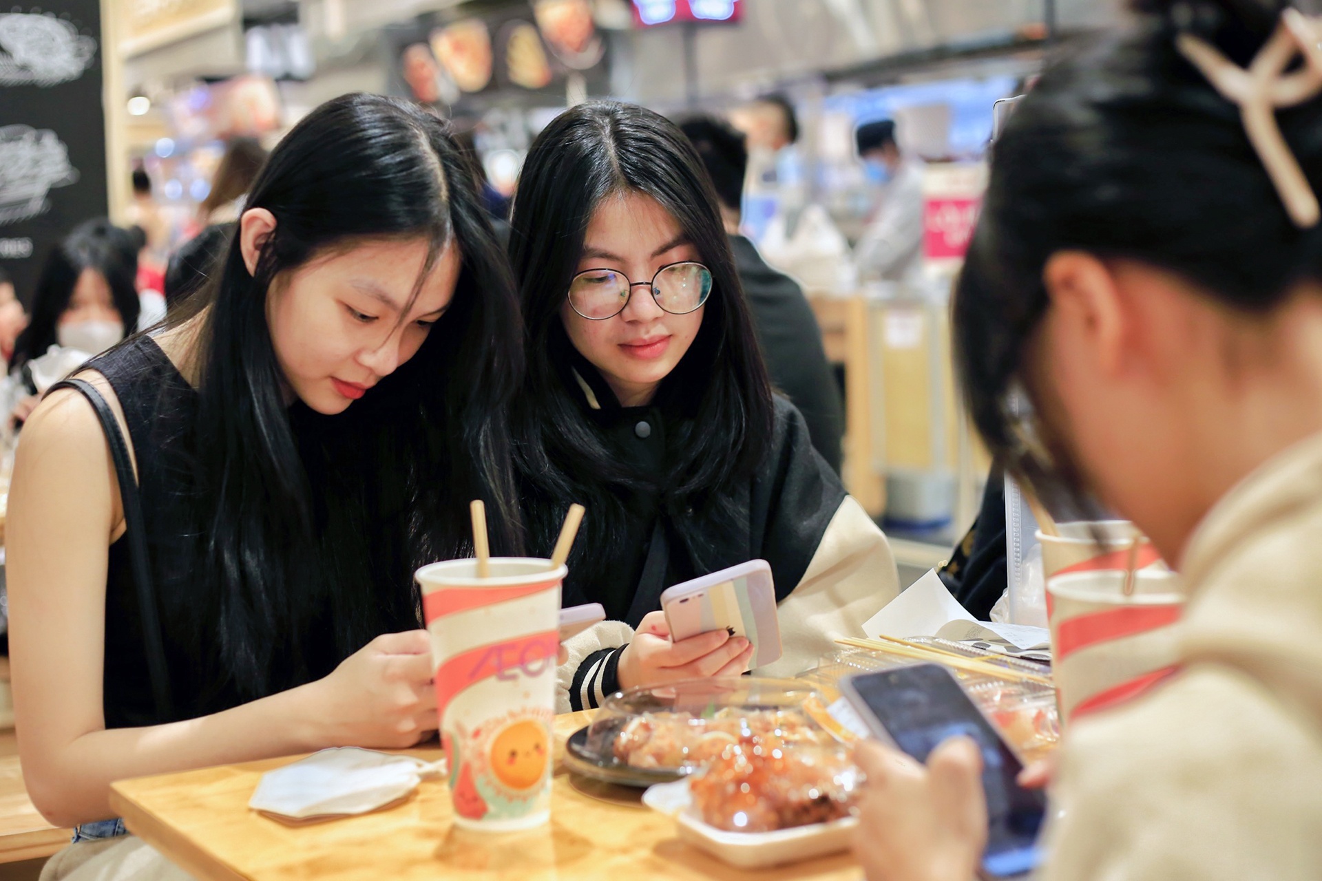 mua sam ngay cuoi tuan sau dai dich anh 3