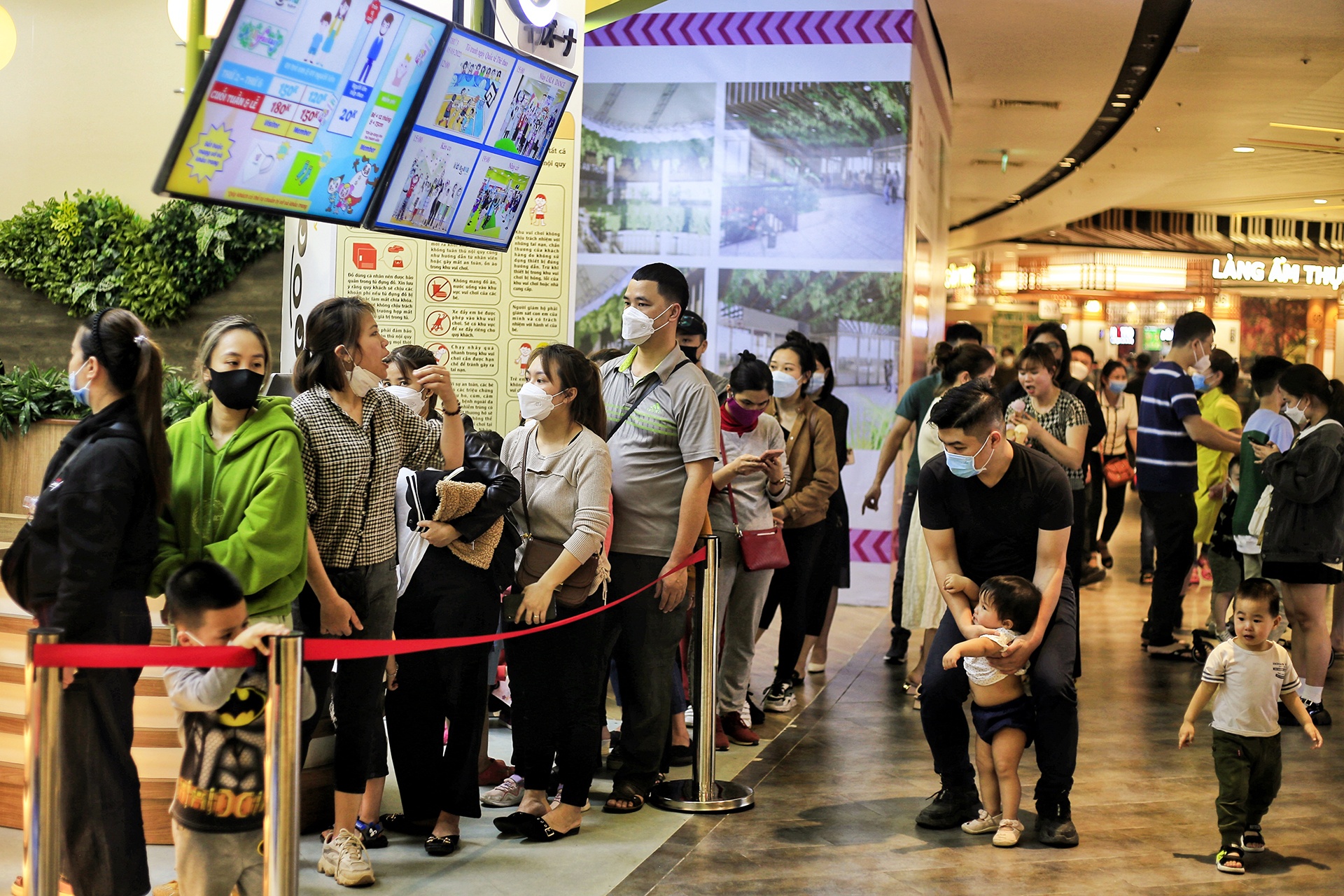 mua sam ngay cuoi tuan sau dai dich anh 5