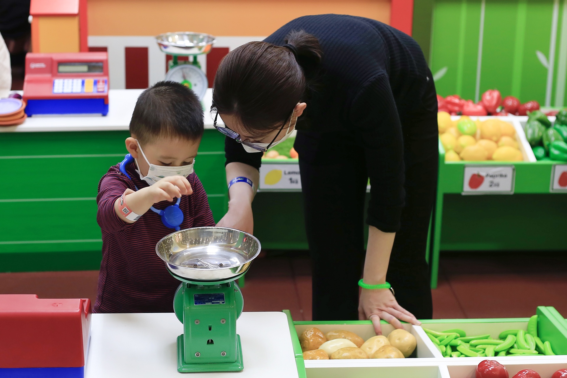 mua sam ngay cuoi tuan sau dai dich anh 7