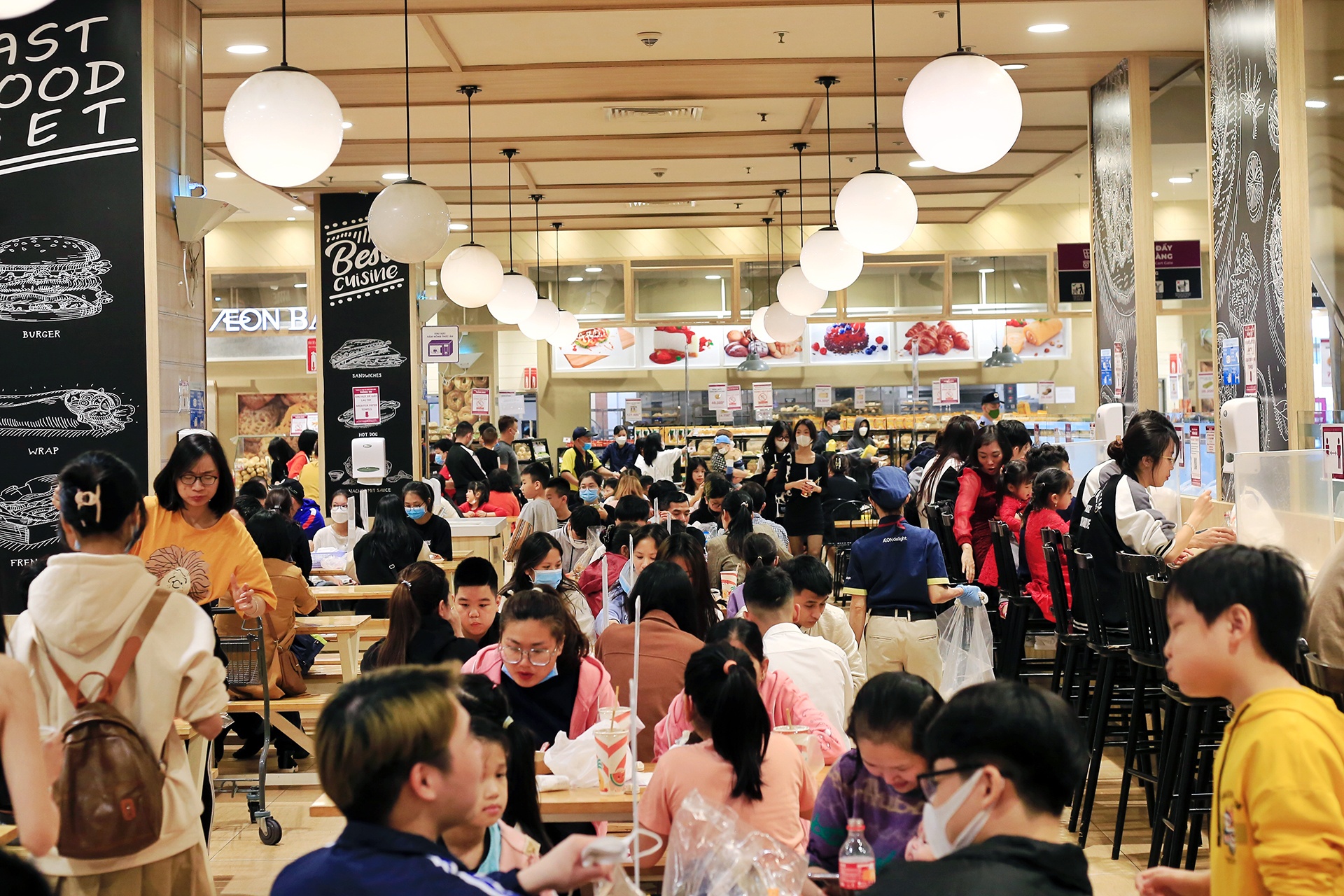 mua sam ngay cuoi tuan sau dai dich anh 8