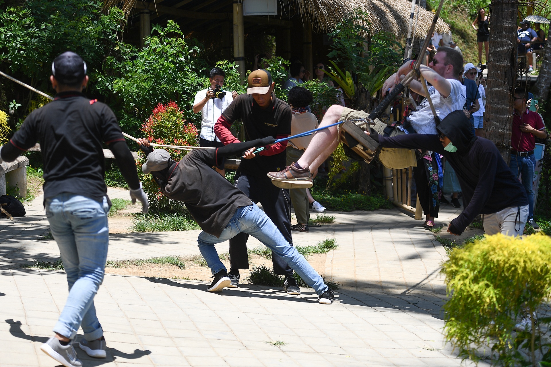 choi xich du o Bali anh 6