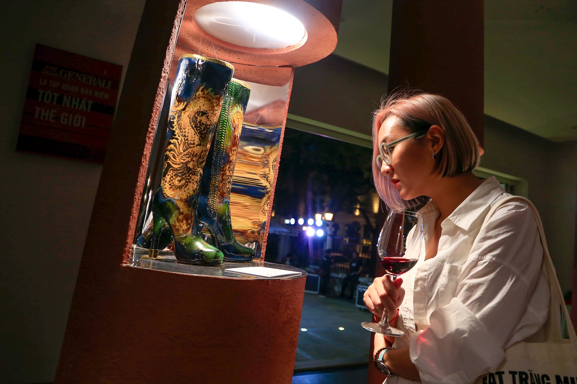 trien lam giay gom anh 9