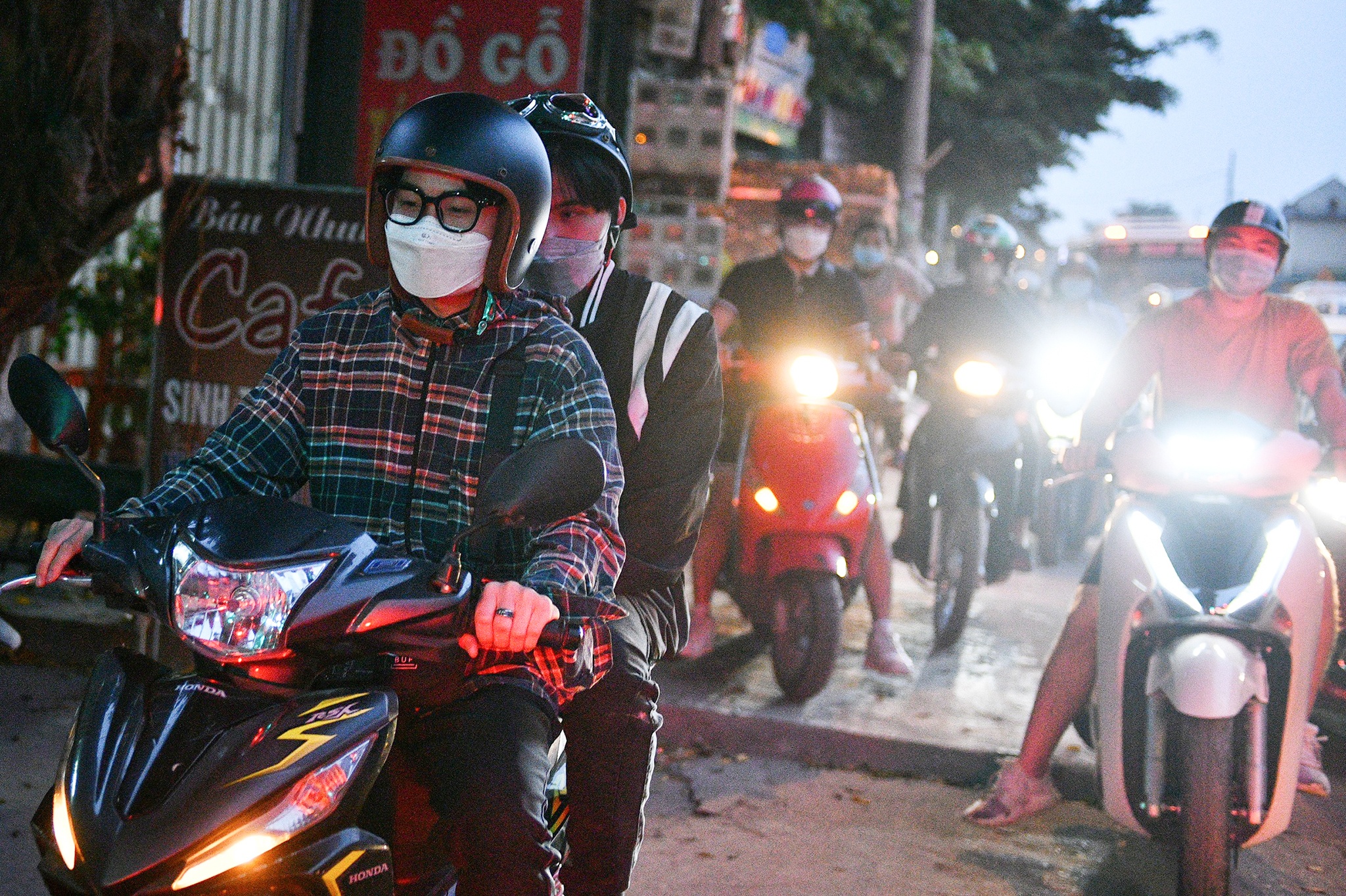 un tac giao thong truoc ngay cuoi nghi le anh 7