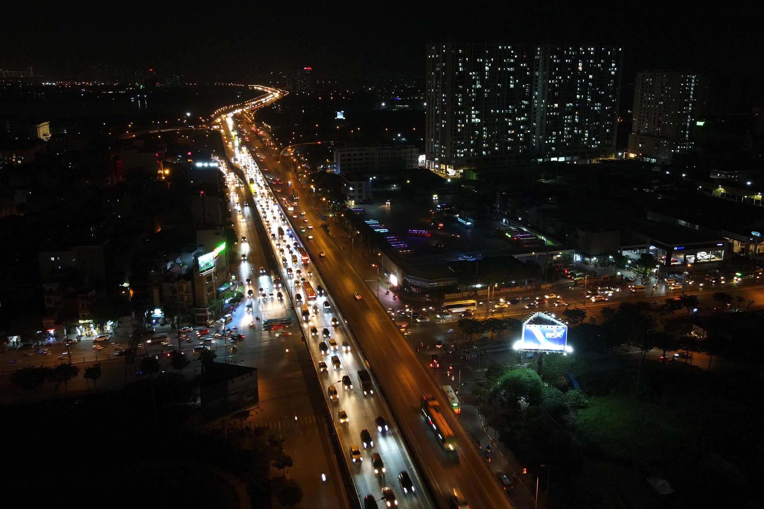 un tac giao thong truoc ngay cuoi nghi le anh 8