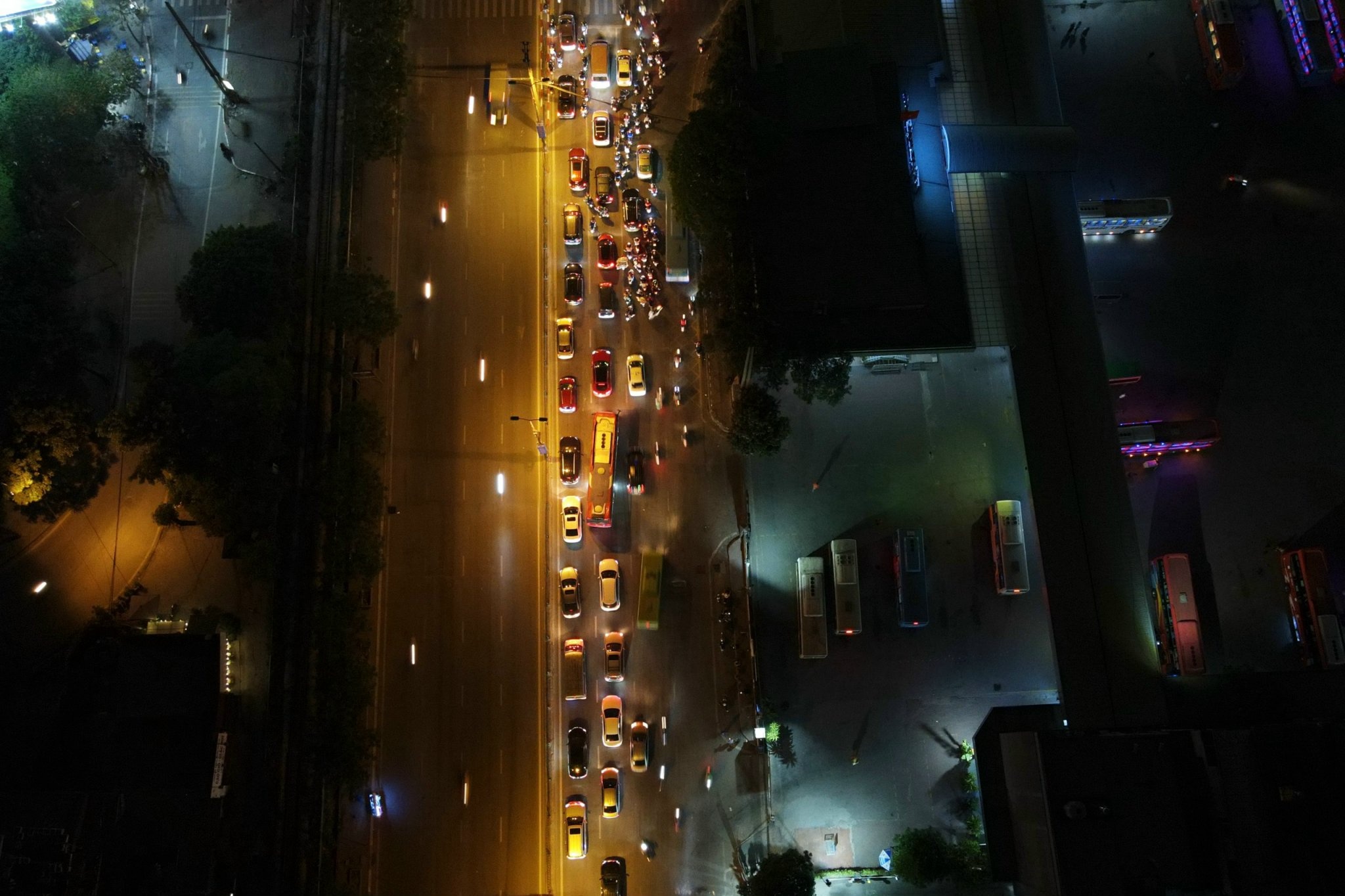 un tac giao thong truoc ngay cuoi nghi le anh 9