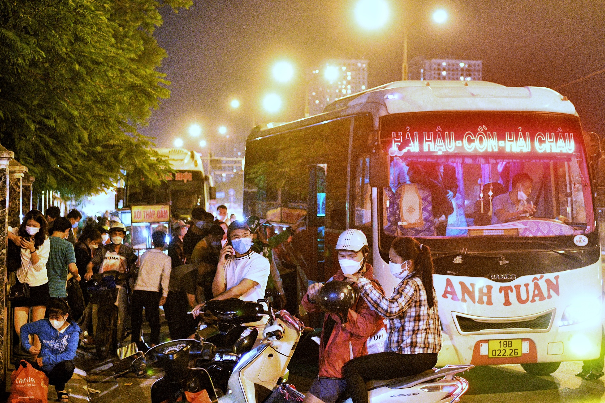 un tac giao thong truoc ngay cuoi nghi le anh 10