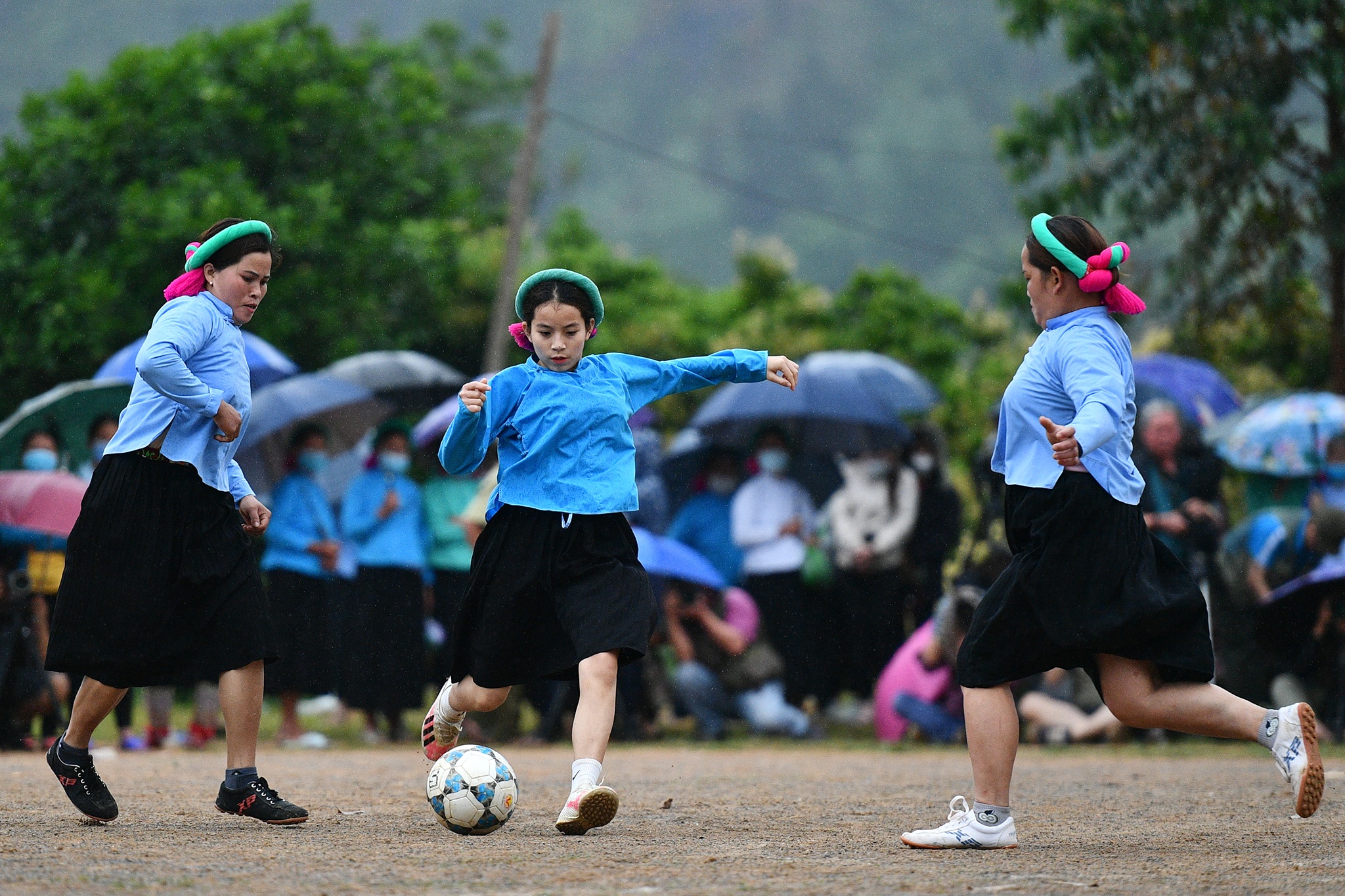 giai da bong nu o nu Binh Lieu anh 5