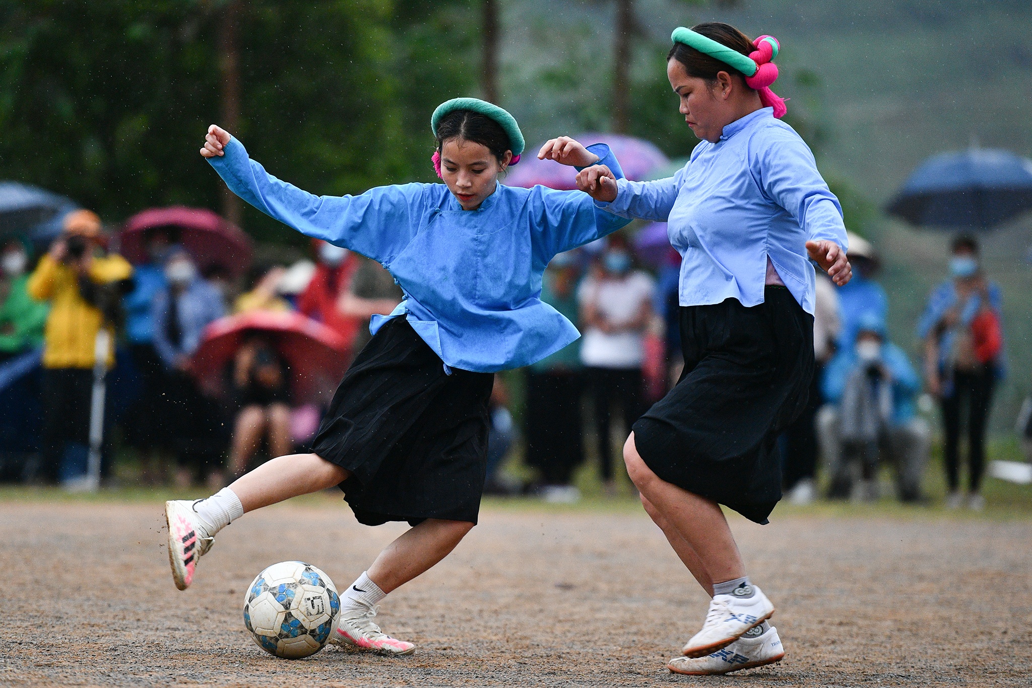 giai da bong nu o nu Binh Lieu anh 10
