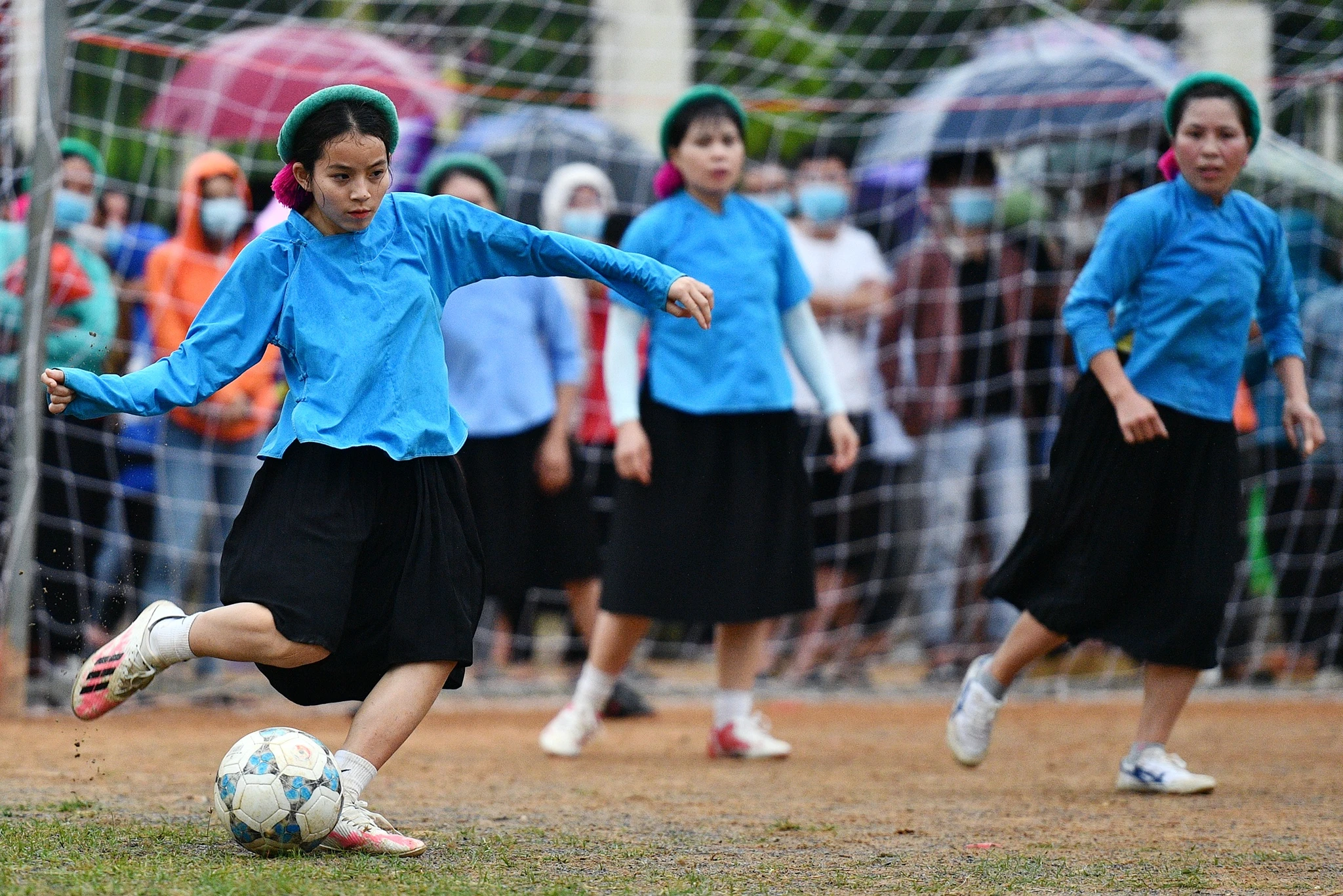 giai da bong nu o nu Binh Lieu anh 22