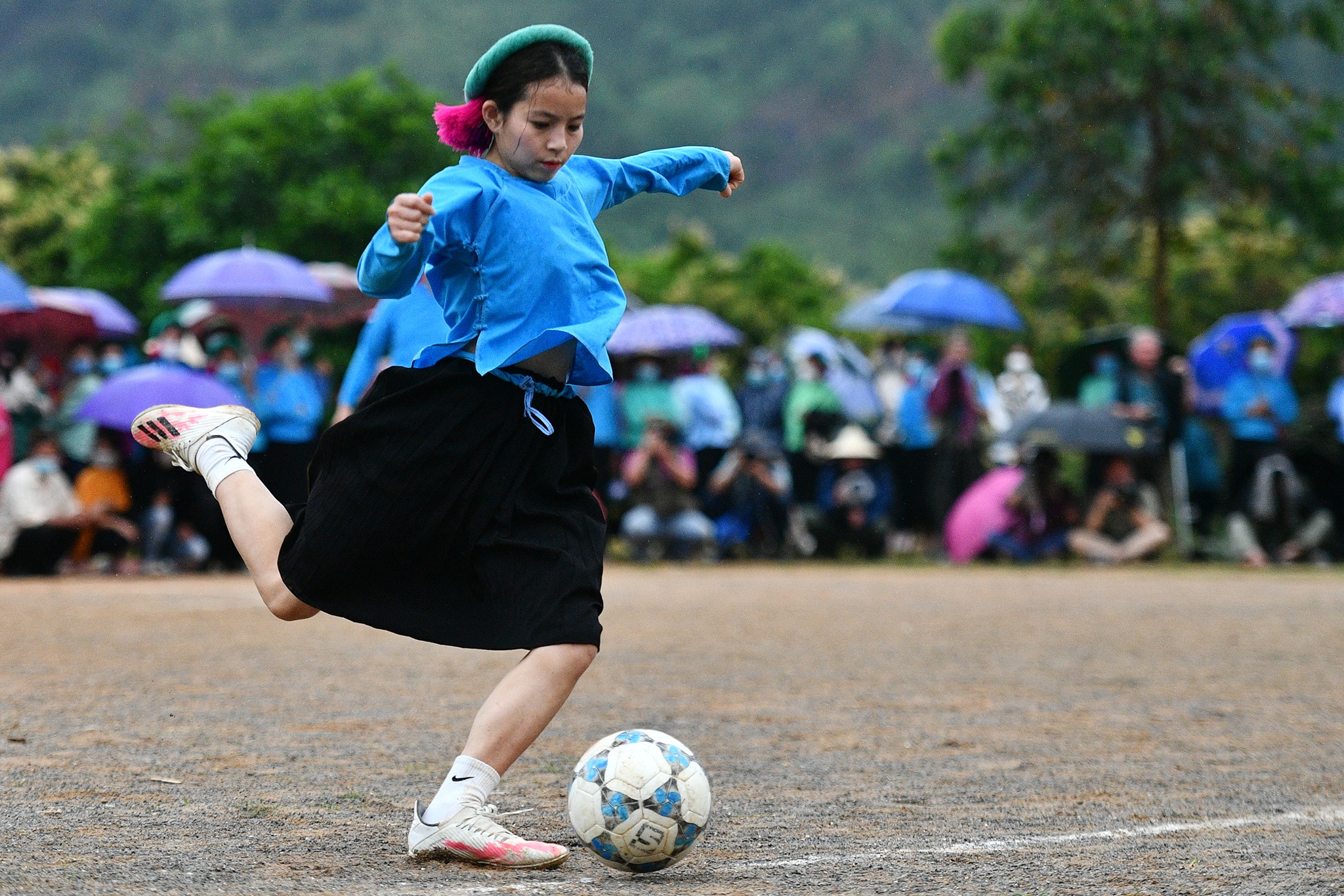 giai da bong nu o nu Binh Lieu anh 19