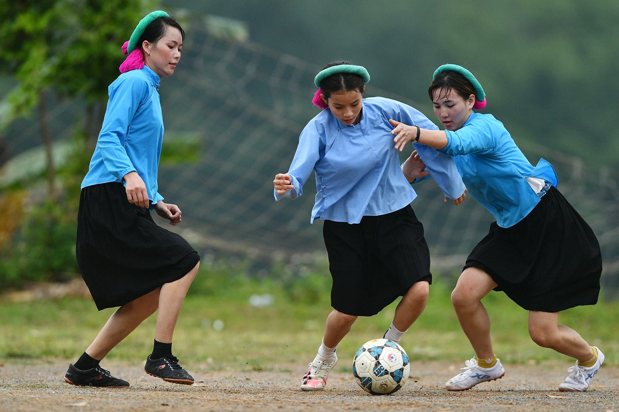giai da bong nu o nu Binh Lieu anh 27
