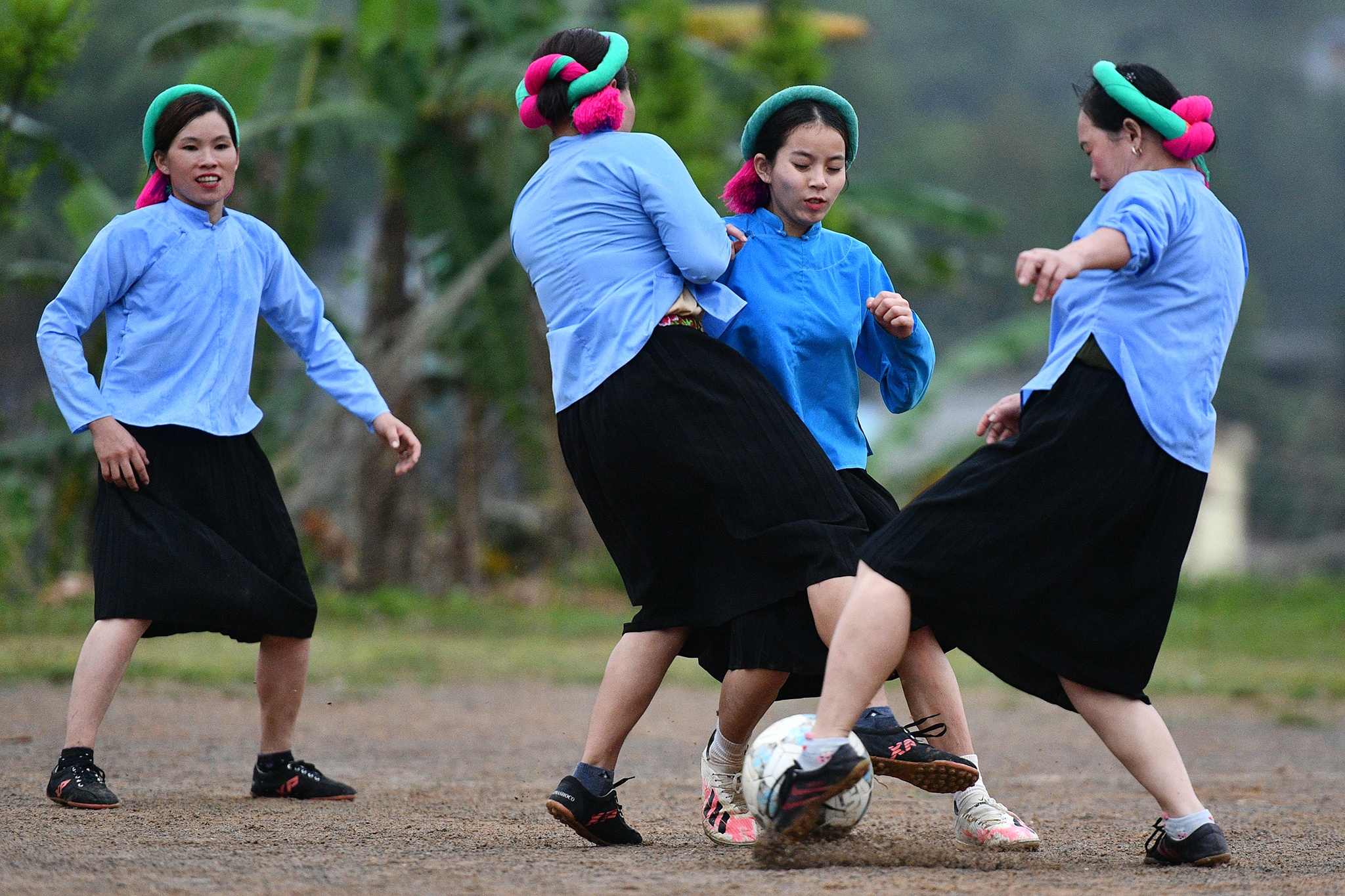 giai da bong nu o nu Binh Lieu anh 12