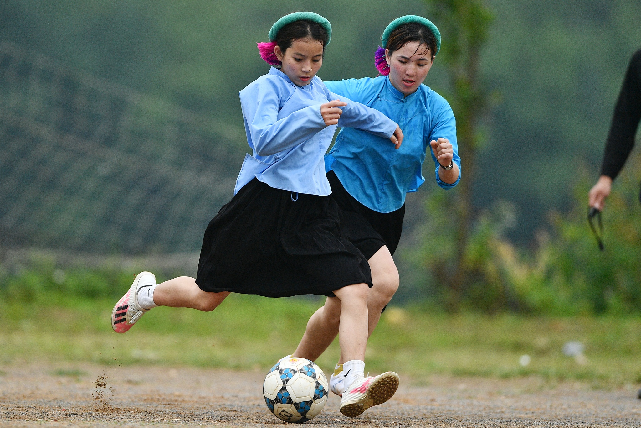 giai da bong nu o nu Binh Lieu anh 26