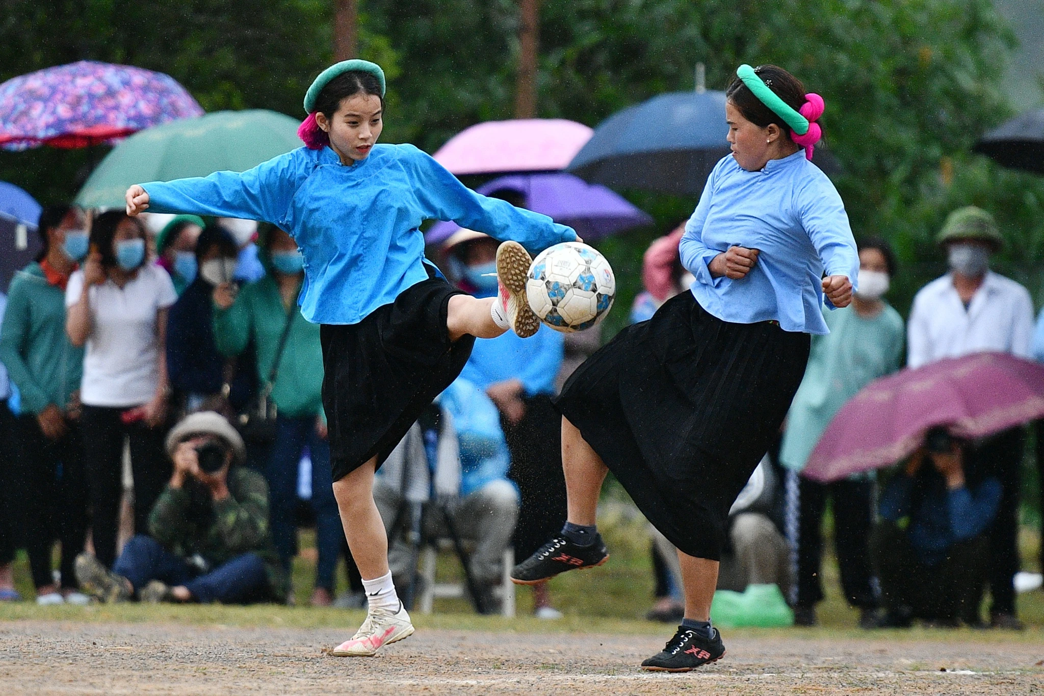 giai da bong nu o nu Binh Lieu anh 2