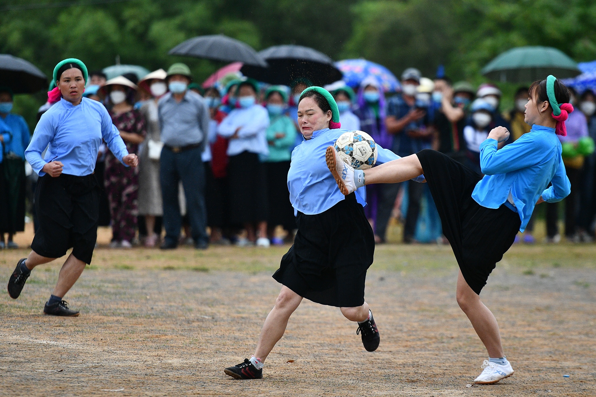 giai da bong nu o nu Binh Lieu anh 45