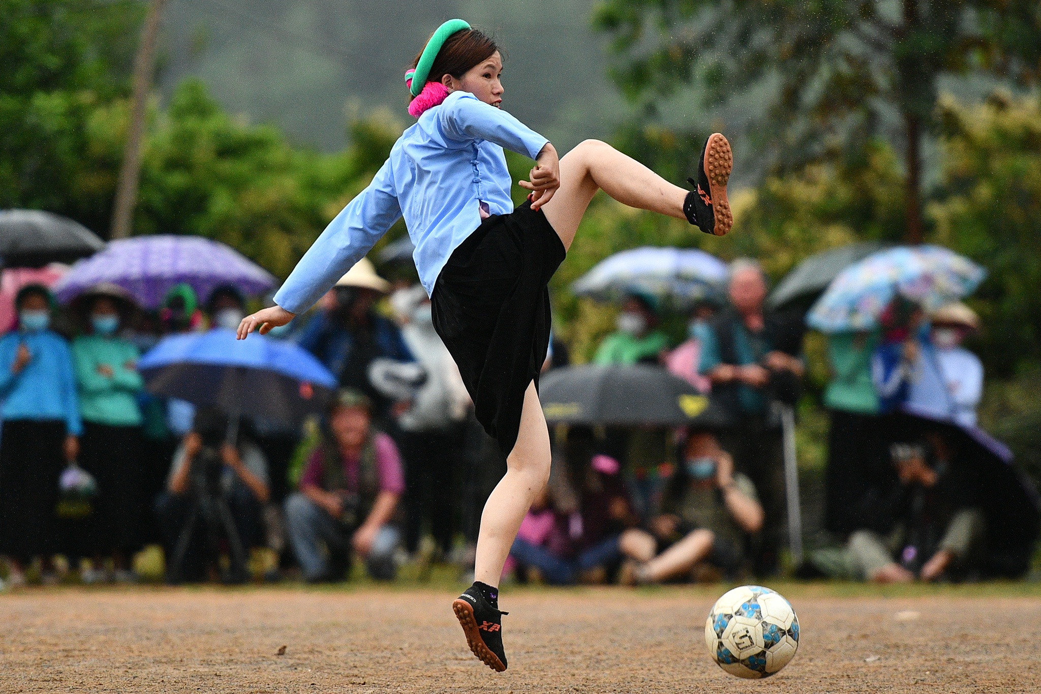 giai da bong nu o nu Binh Lieu anh 50