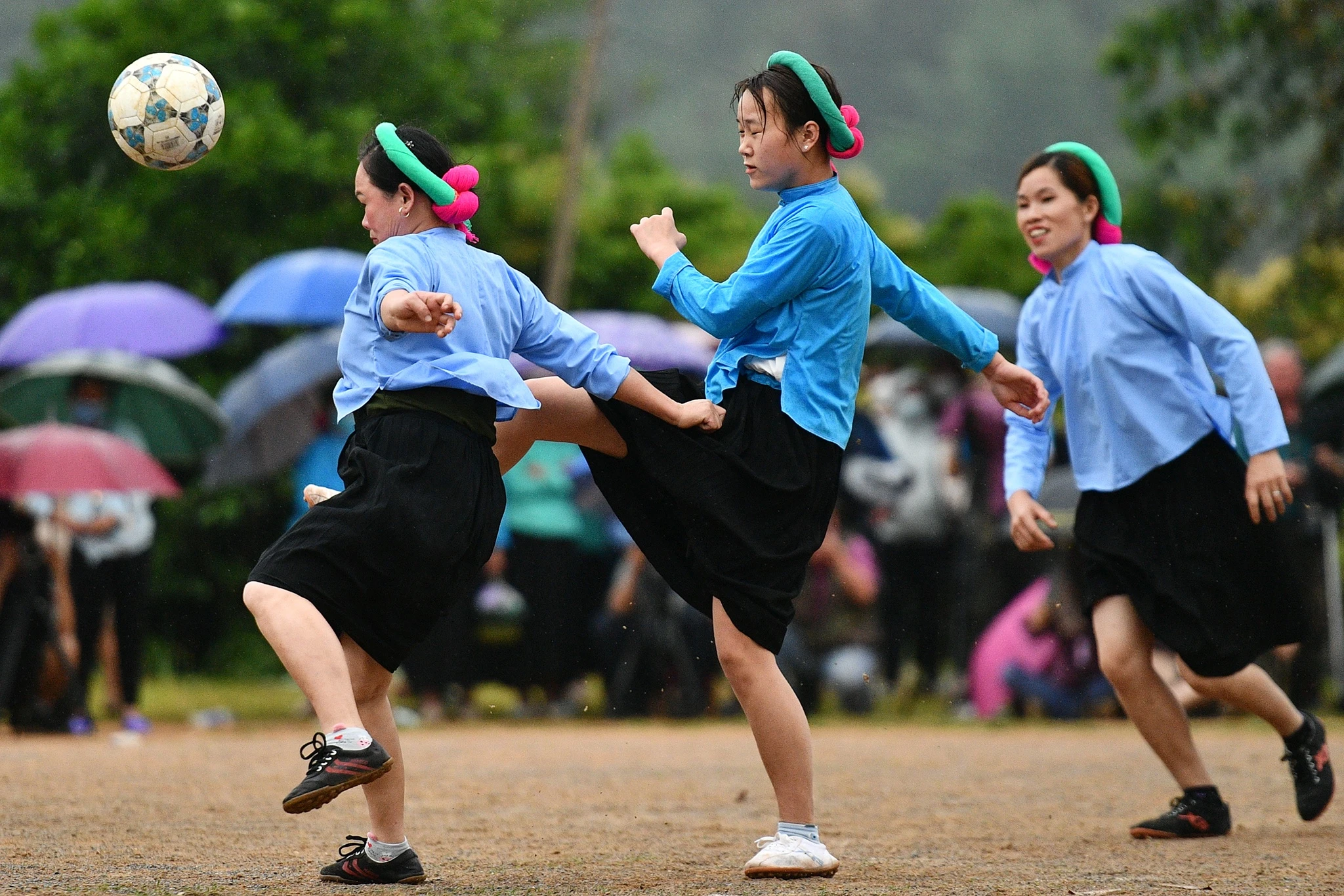 giai da bong nu o nu Binh Lieu anh 53