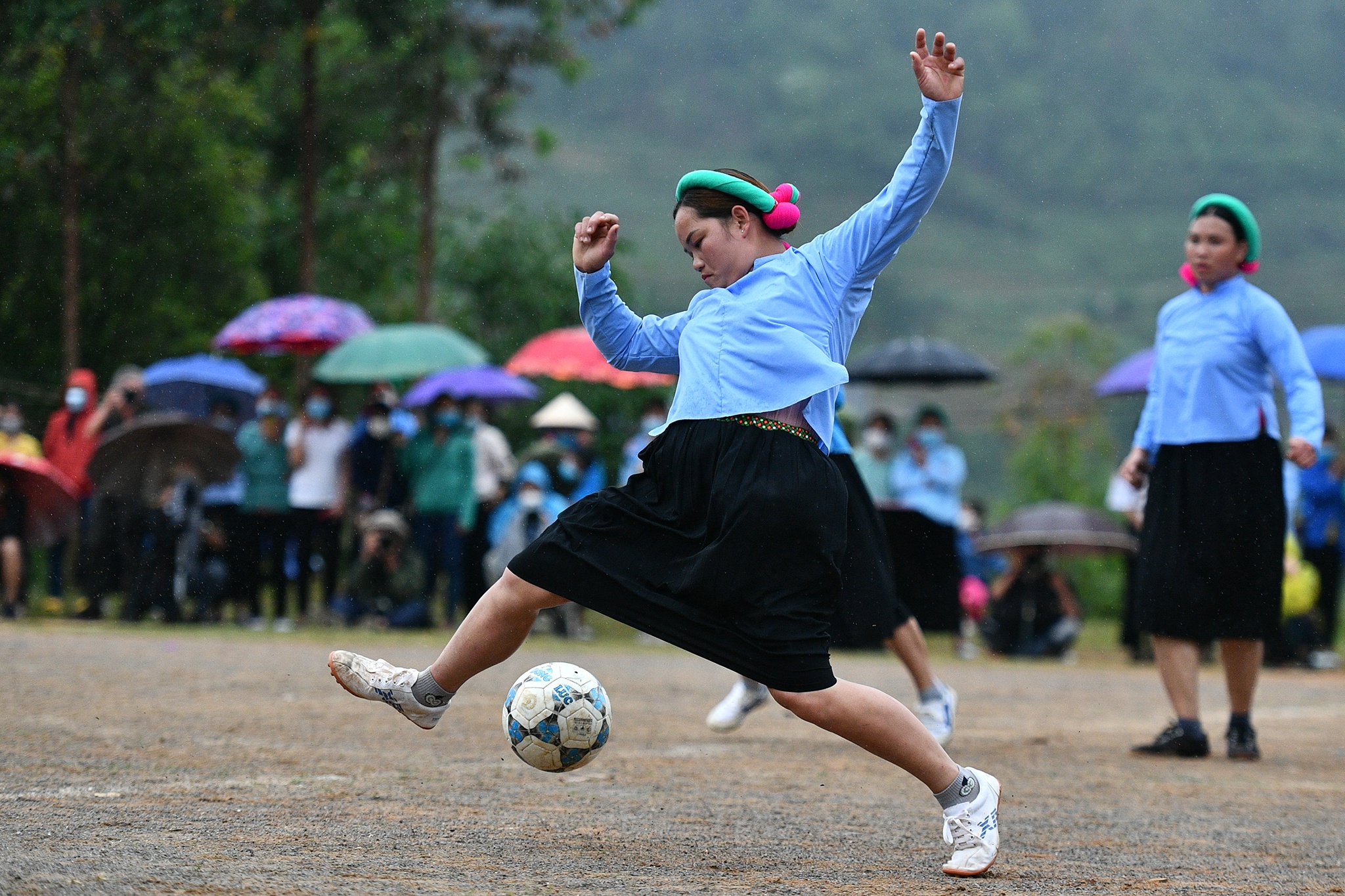 giai da bong nu o nu Binh Lieu anh 51