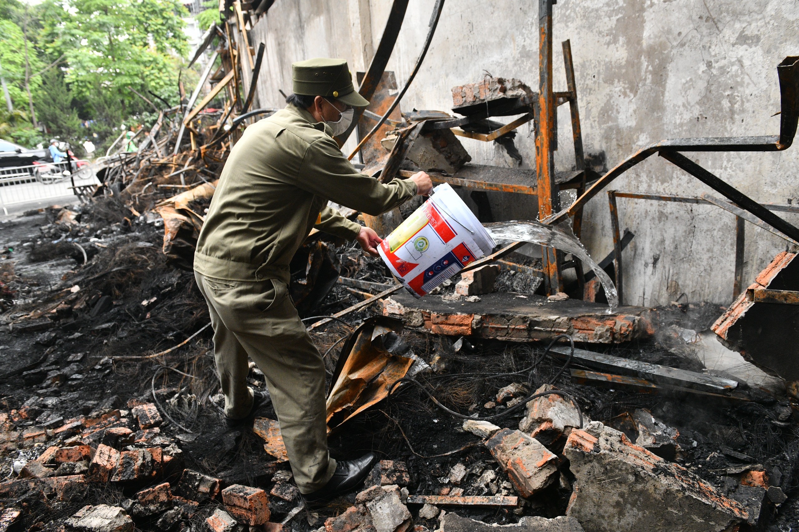 vu chay 7 can nha o pho Nguyen Hoang anh 8