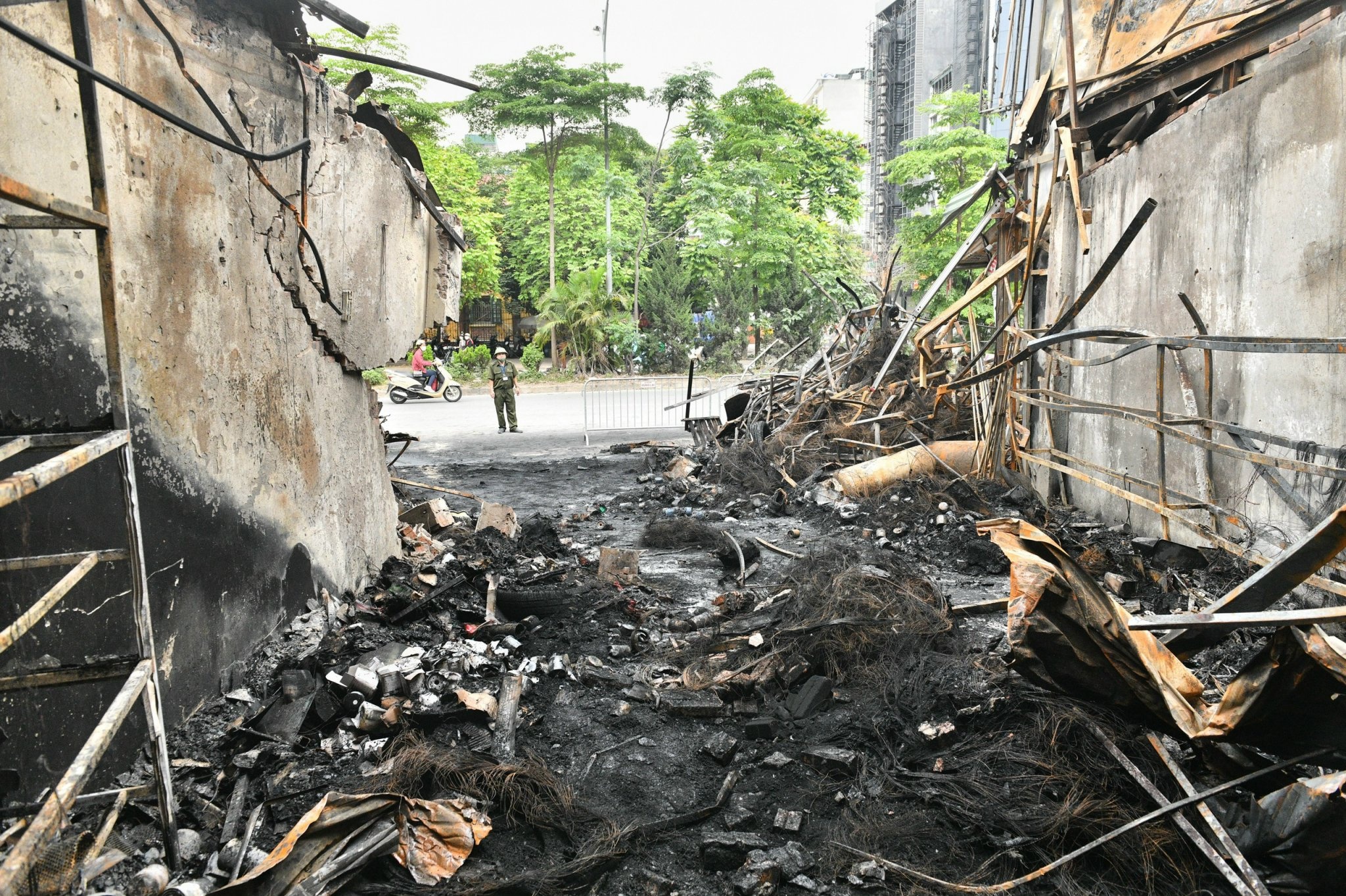 vu chay 7 can nha o pho Nguyen Hoang anh 6