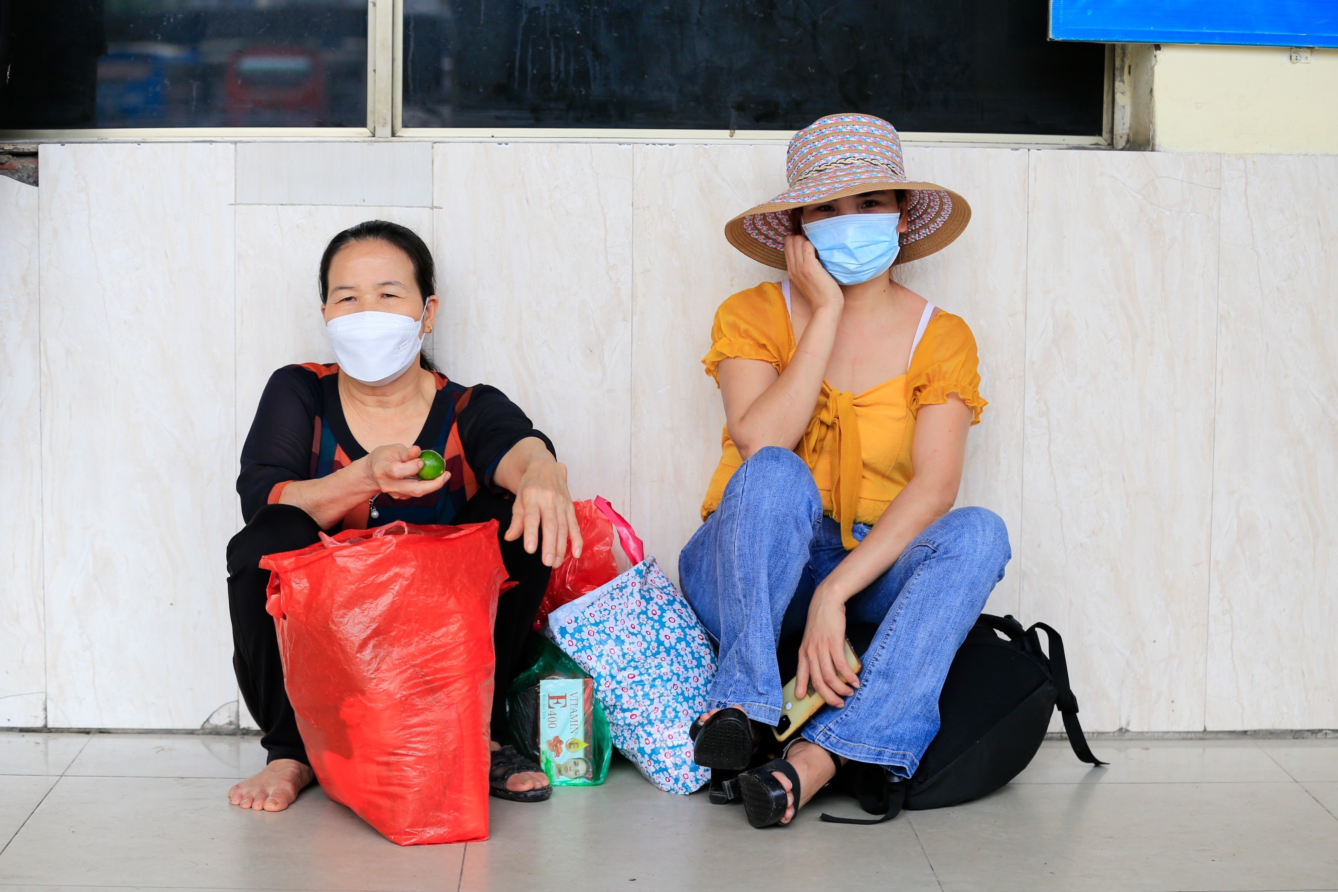 va vat cho xe khach ve que nghi le anh 7