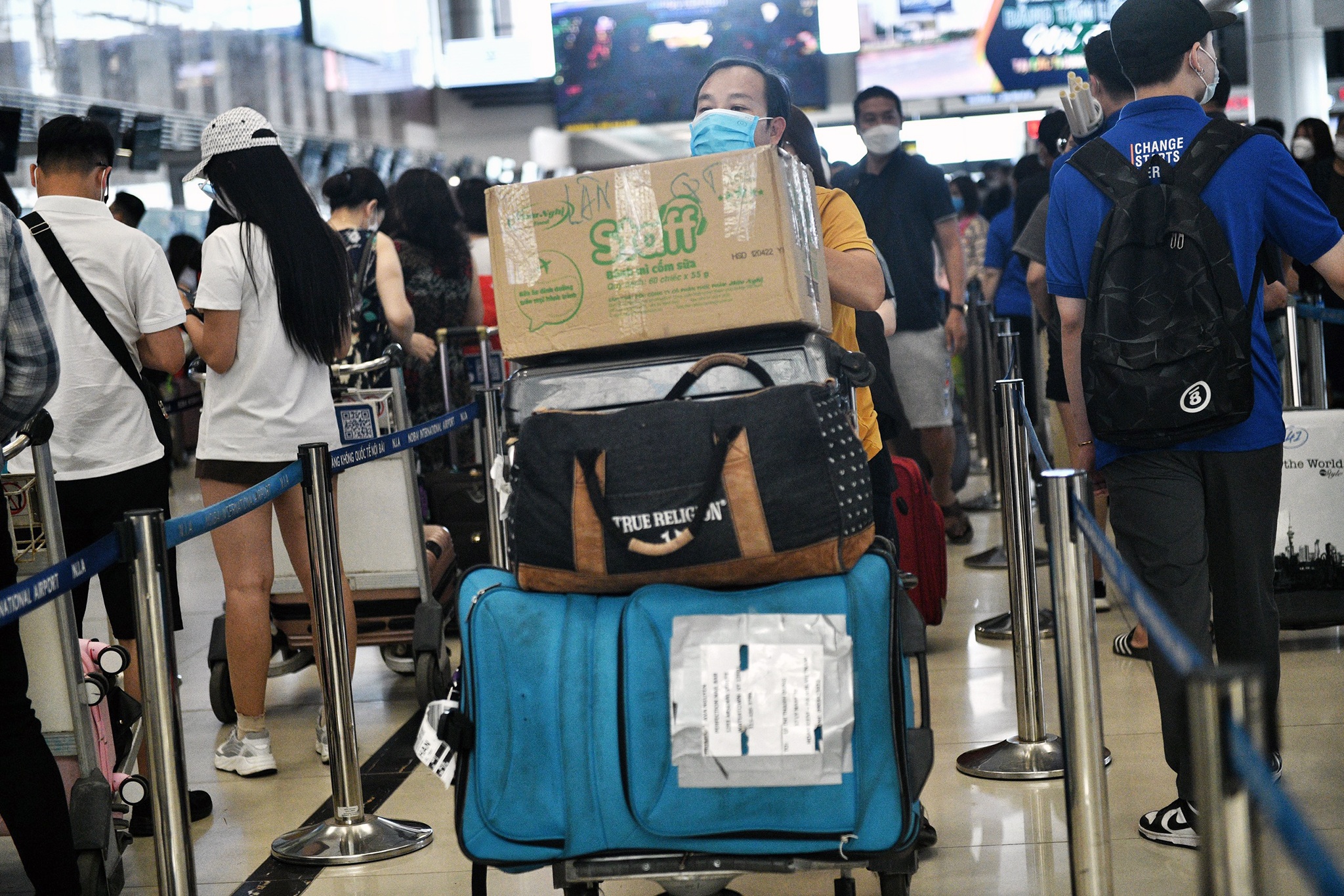 San bay sau ky nghi le anh 5