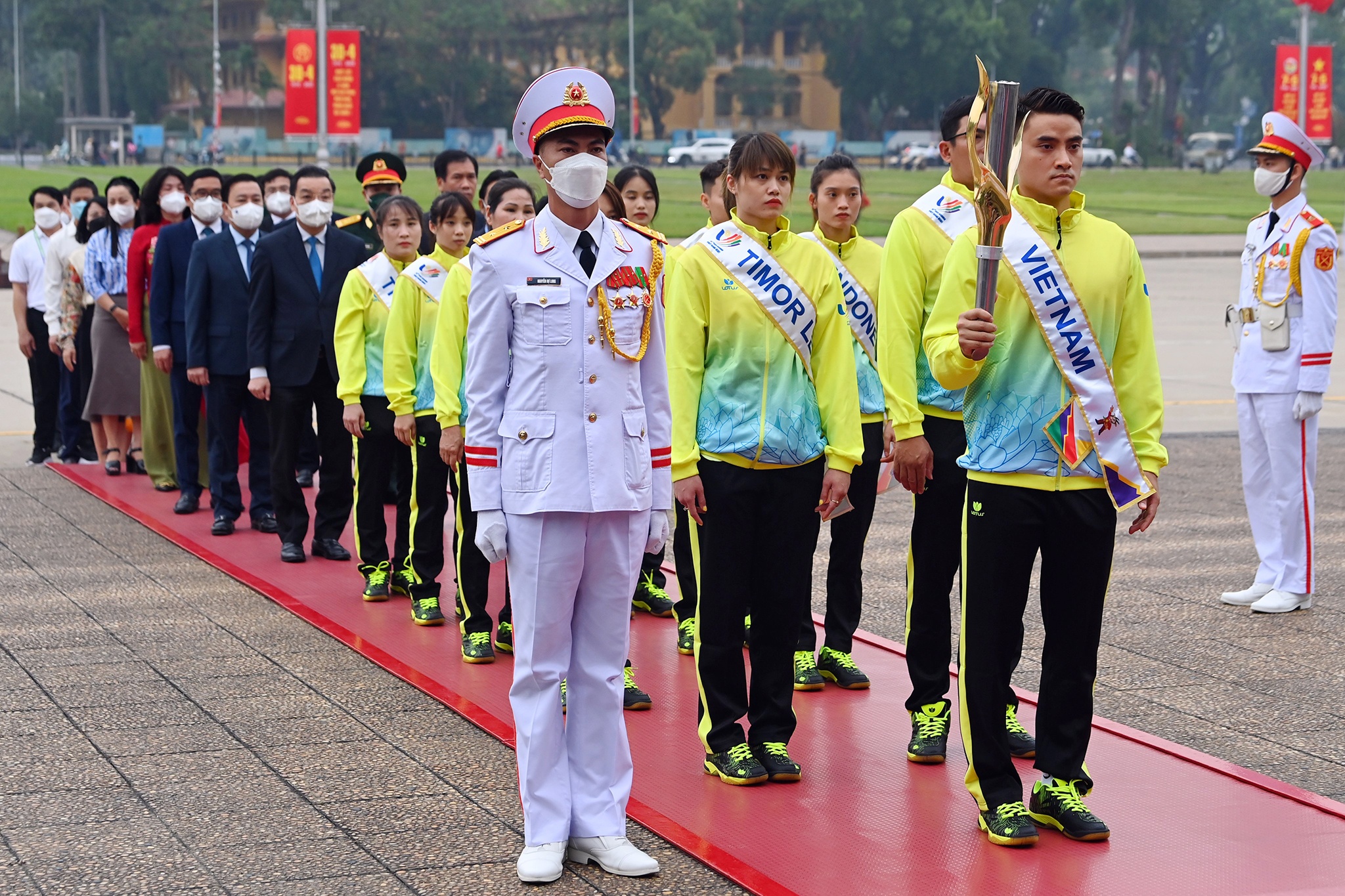 ruoc duoc SEA Games ve san My Dinh anh 1