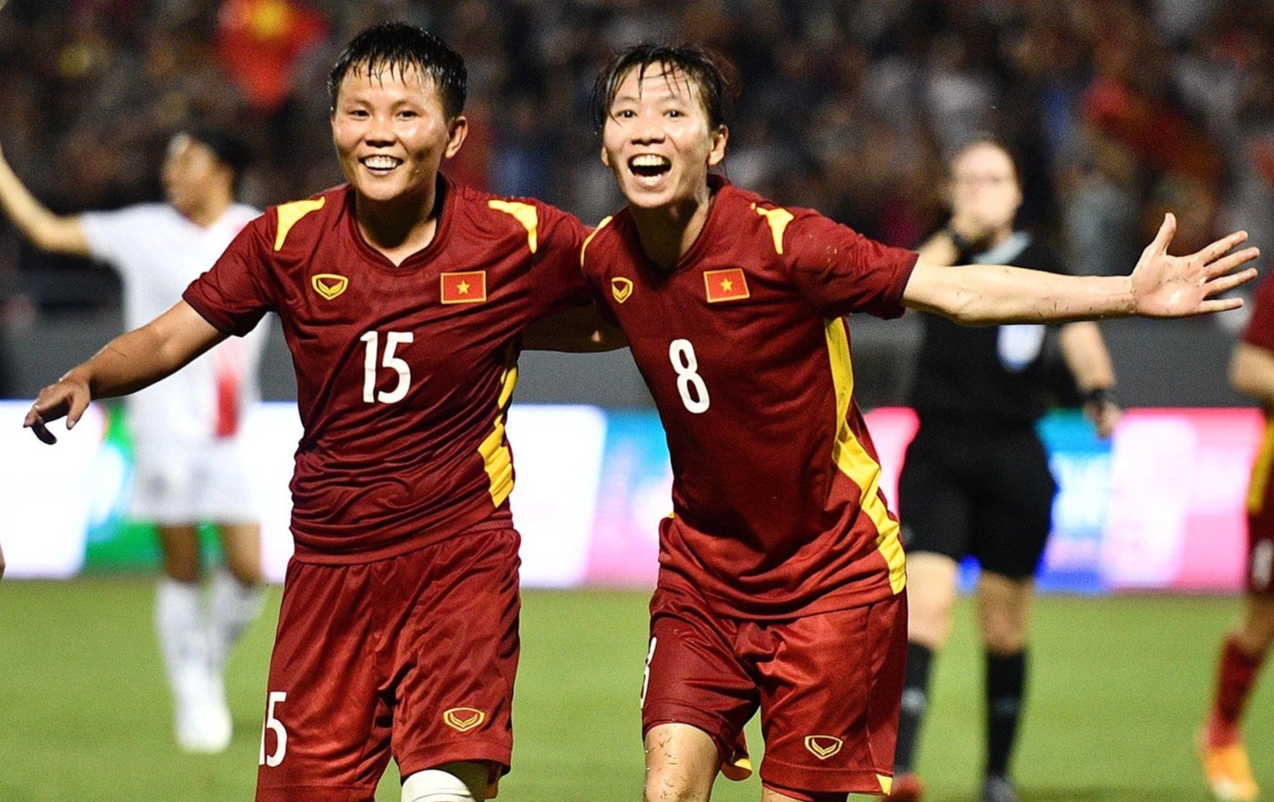 Bich Thuy, Thuy Trang lam chao dao hang thu to con cua Philippines hinh anh