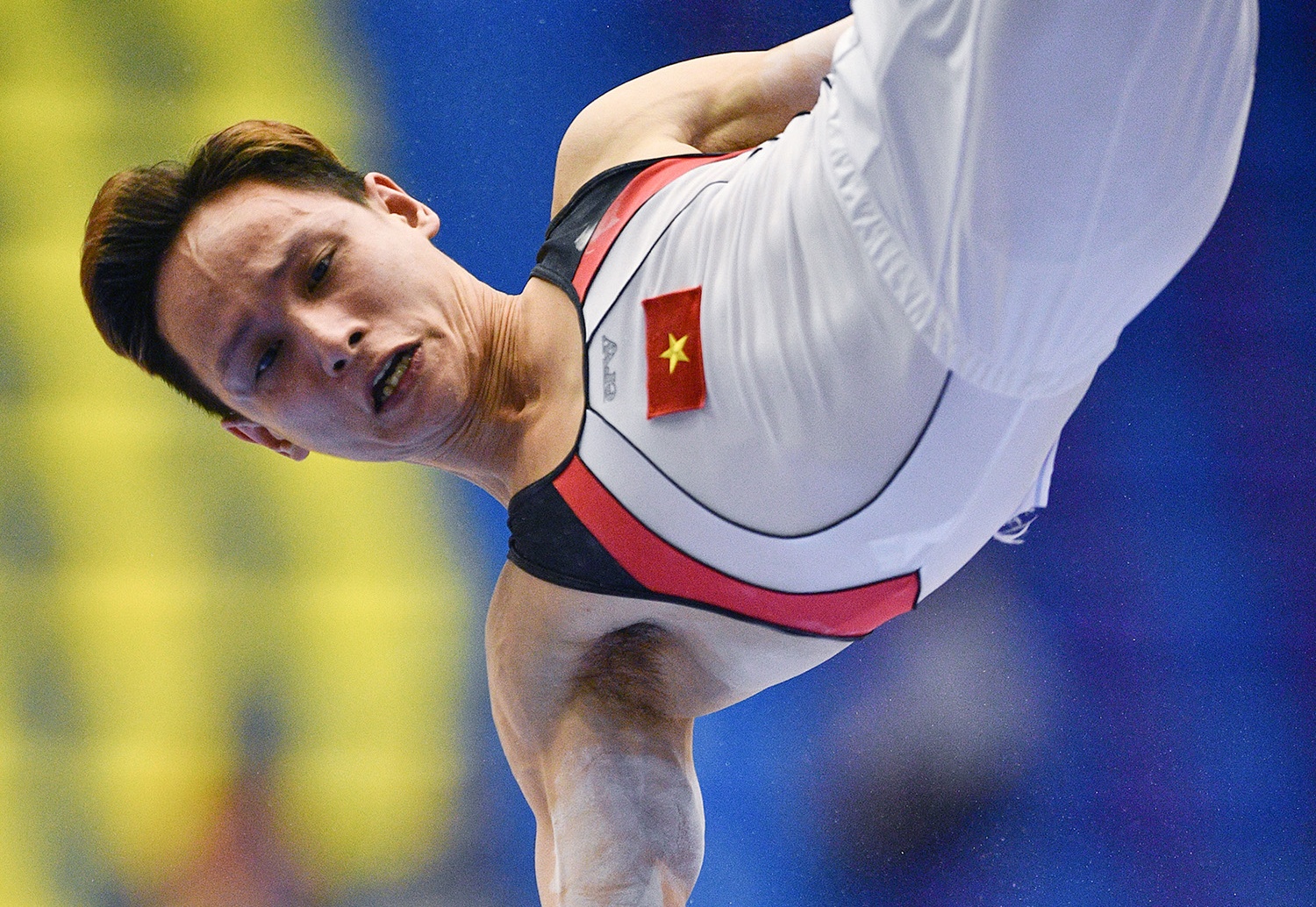 Cuoc tranh tai dang cap cua Dinh Phuong Thanh va Carlos Yulo hinh anh