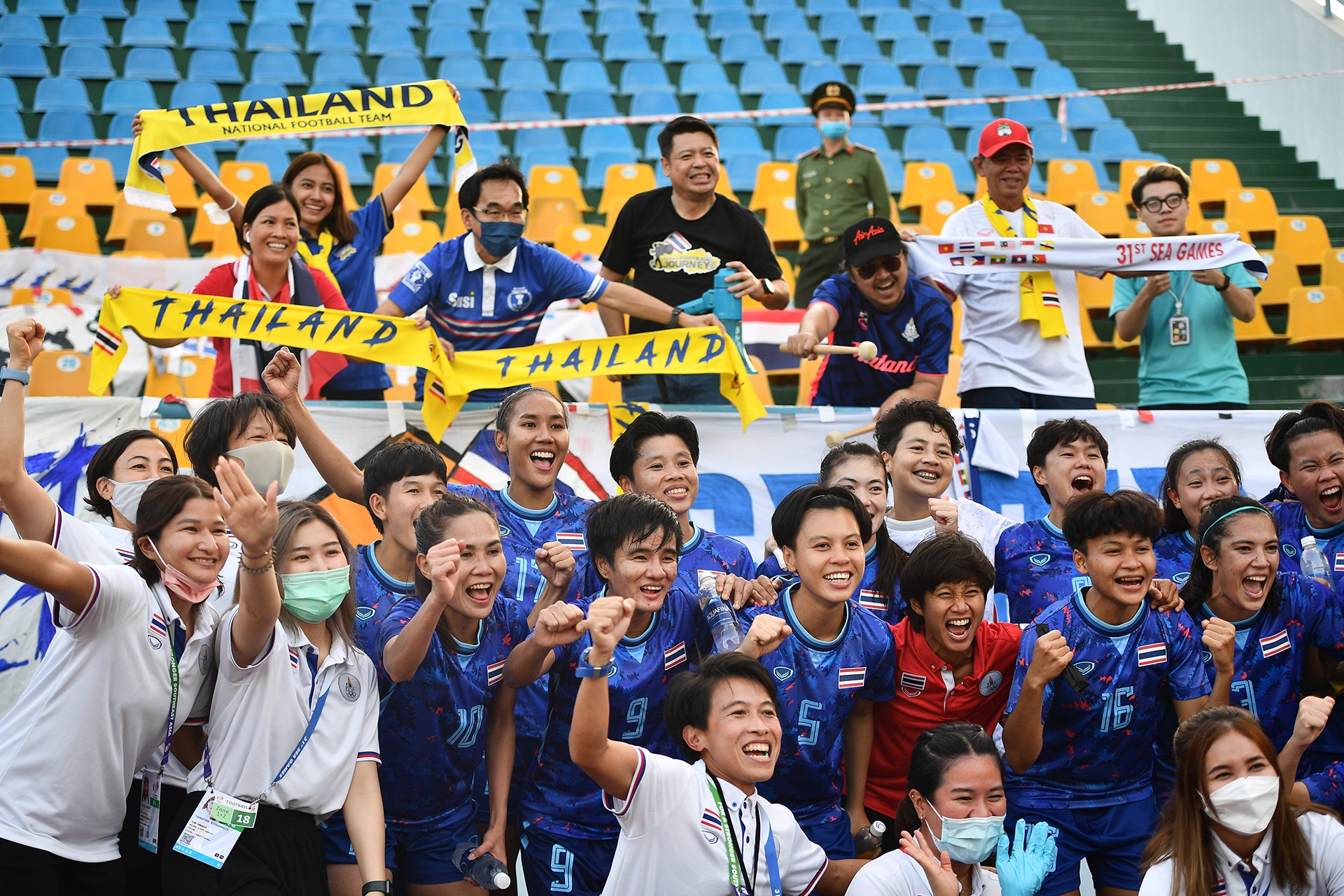 Thai Lan thang Philippines ban ket bong da nu anh 5