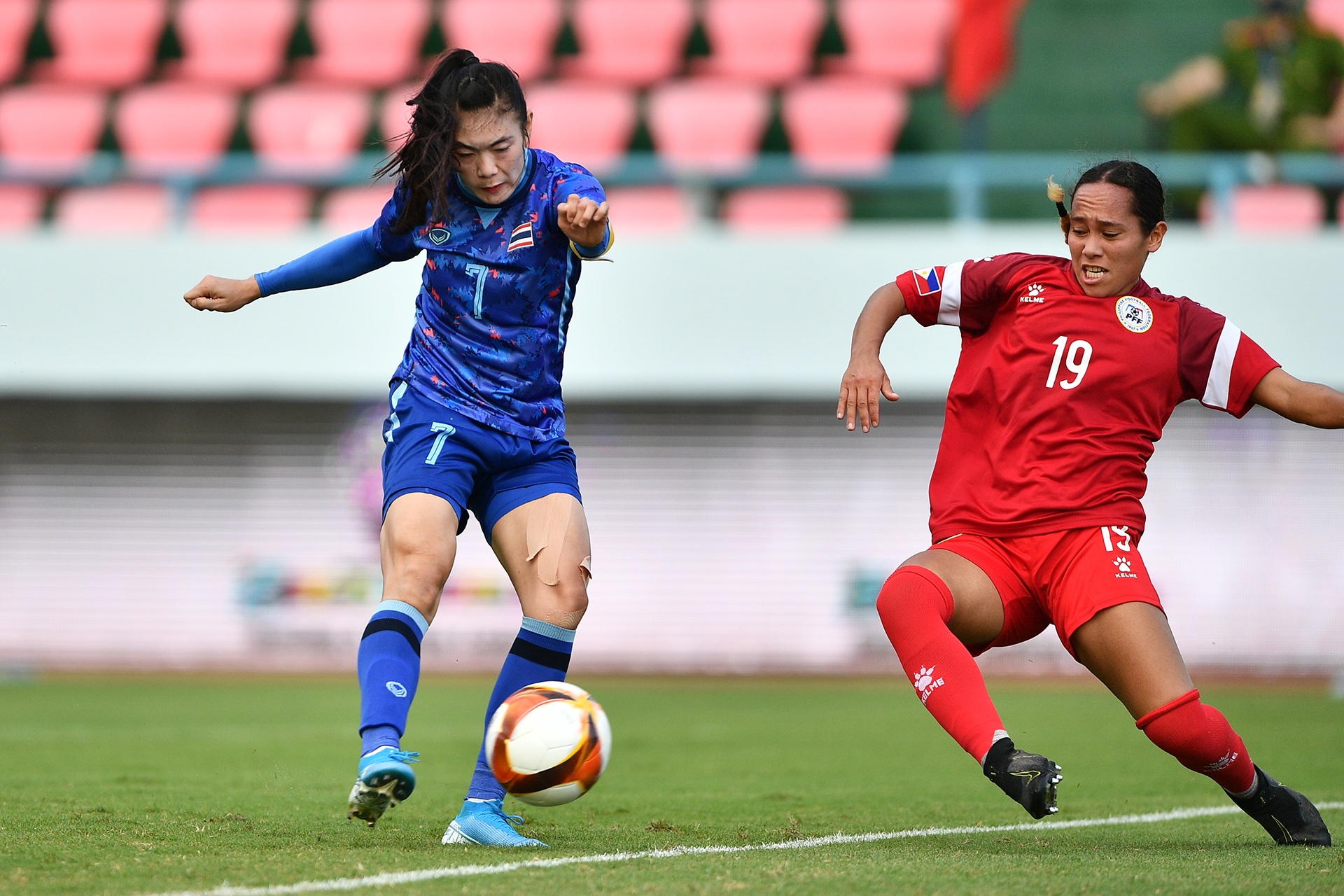 Thai Lan thang Philippines ban ket bong da nu anh 9