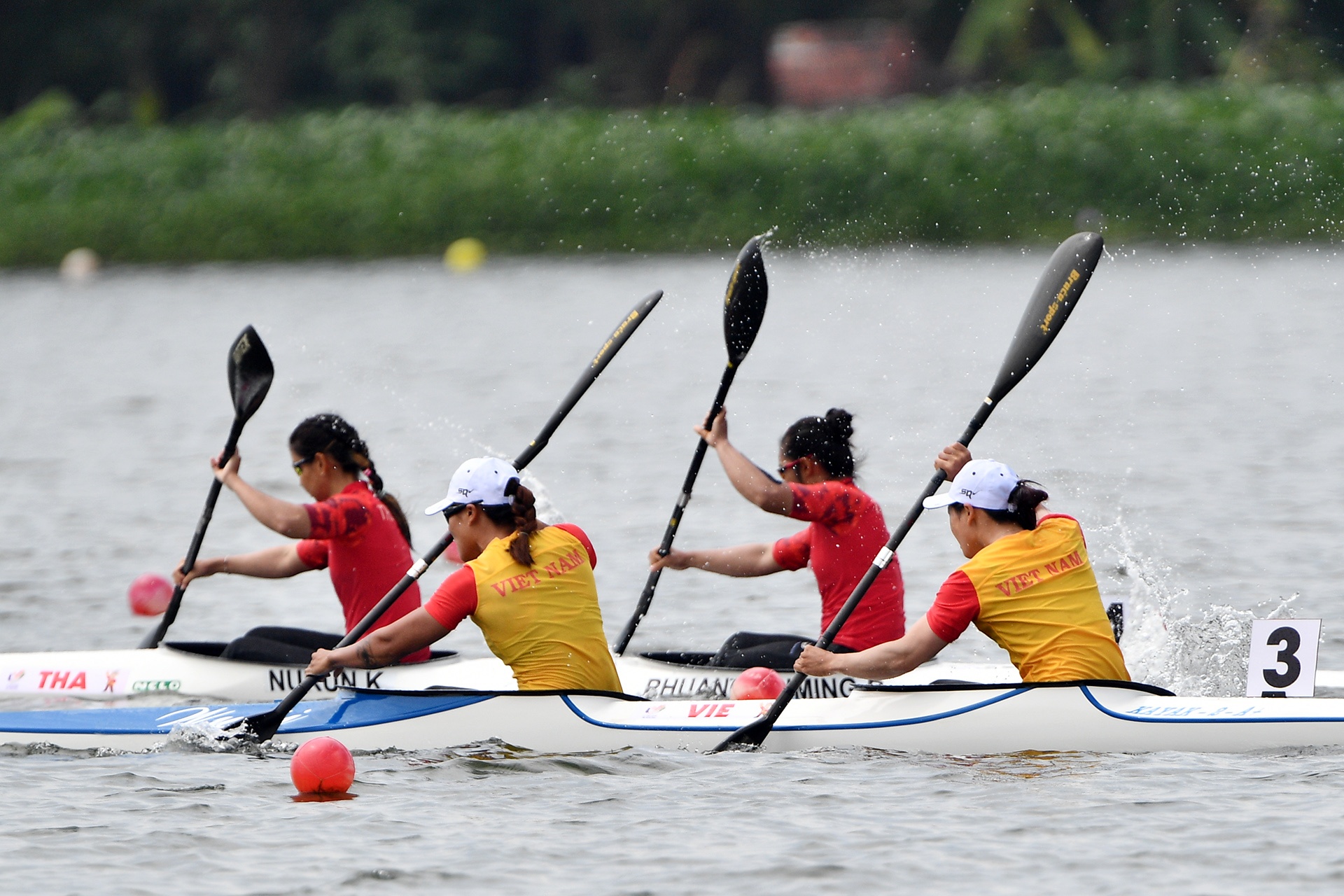 dua thuyen canoeing anh 2
