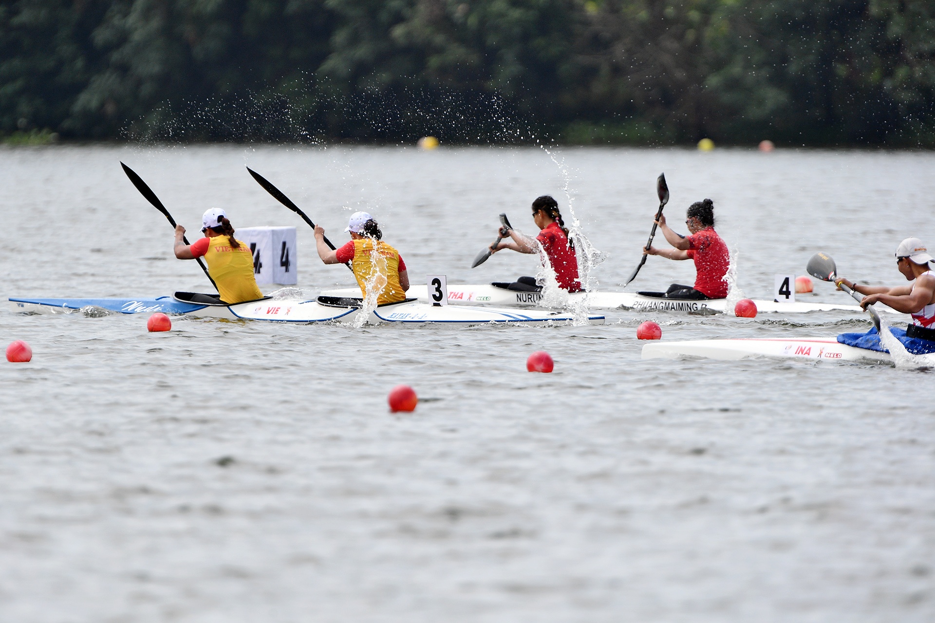 dua thuyen canoeing anh 3
