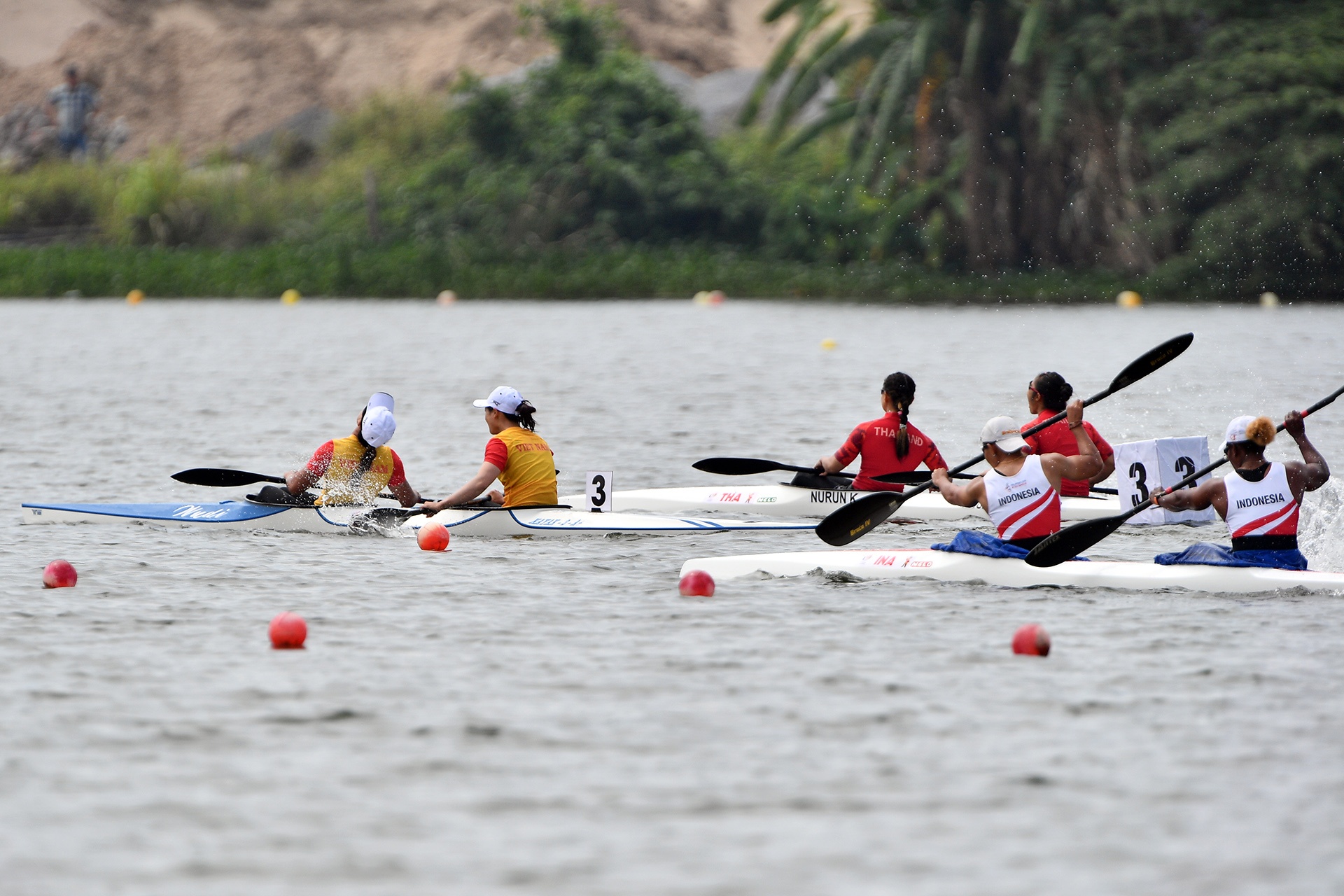 dua thuyen canoeing anh 4