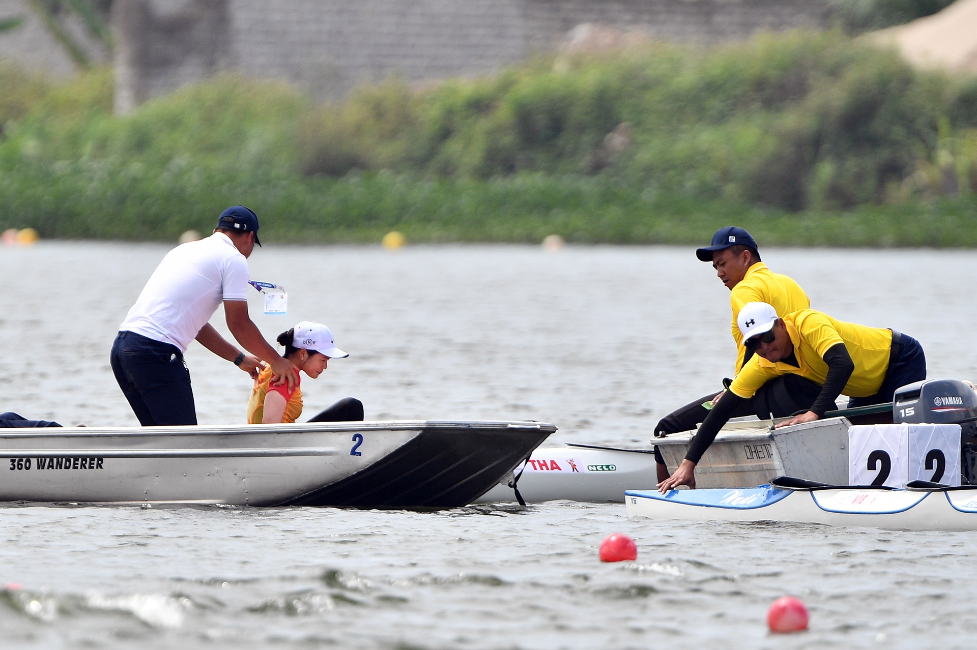 dua thuyen canoeing anh 6