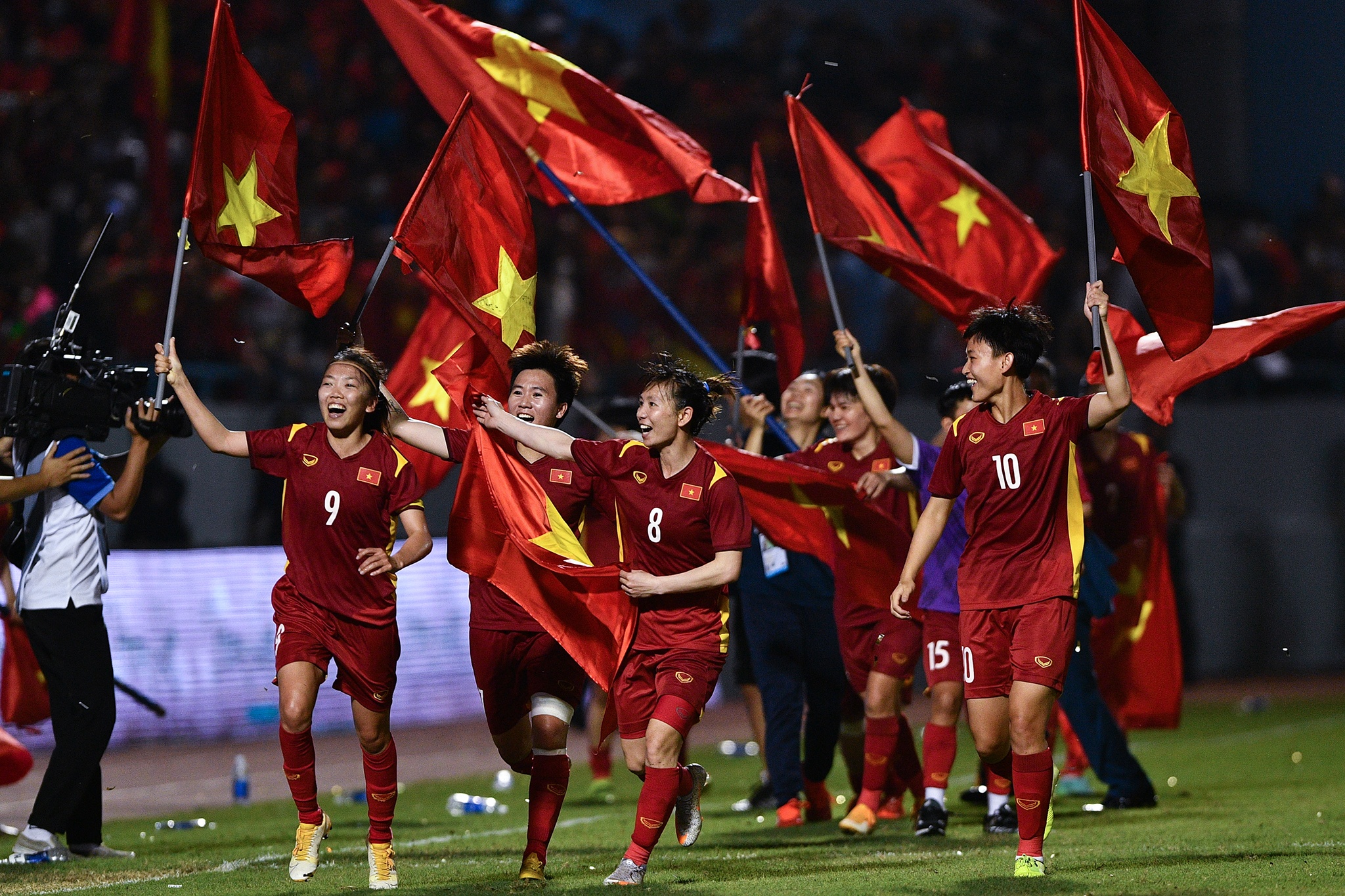 tuyen bong da nu Viet Nam trong giay phut gianh huy chuong vang anh 7