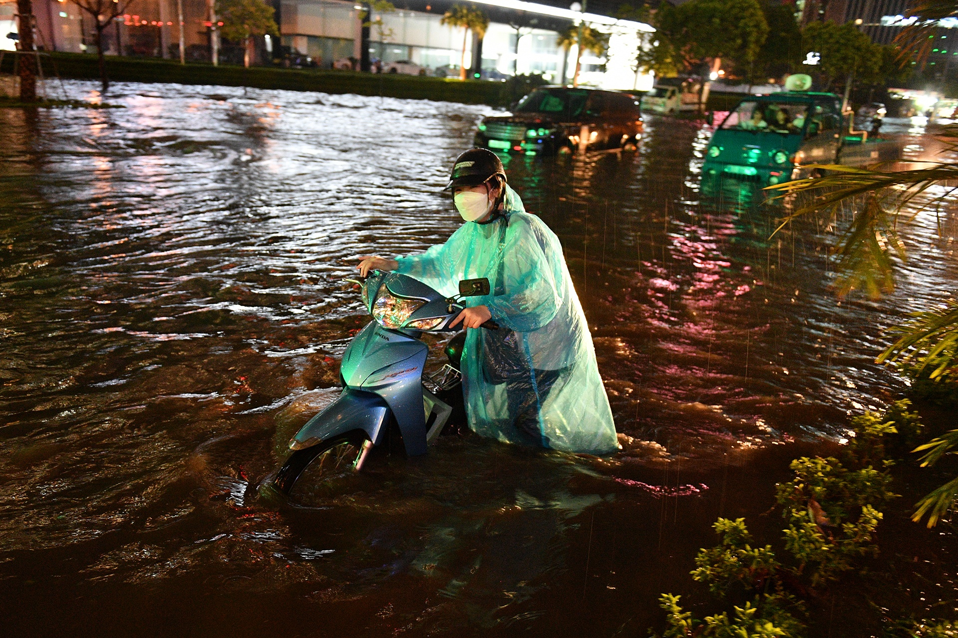 Ha Noi mua lon ngap khap noi anh 12