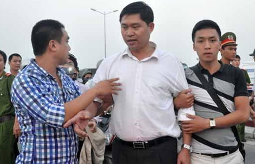 Them nan nhan cua bac si Tuong nhap vien hinh anh