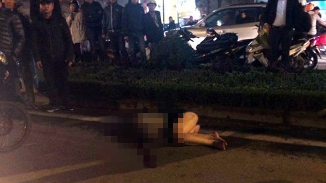 Video o to can co gai, tai xe bi quay danh hinh anh