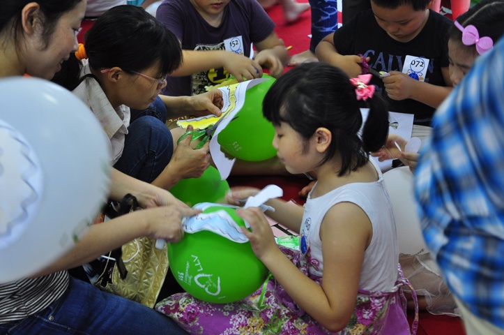 ảnh 1: Nhiều trò chơi bổ ích dành cho bé.