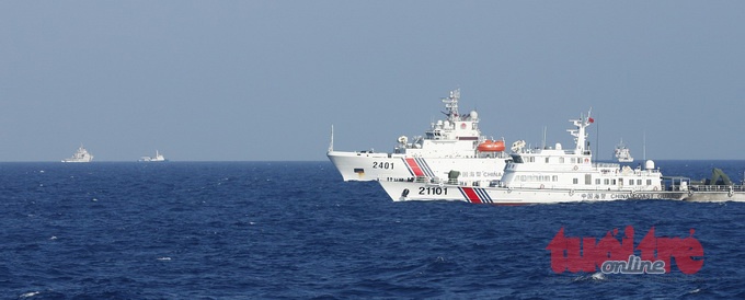 Video phia trong tau Viet Nam chong choi voi 8 tau TQ hinh anh