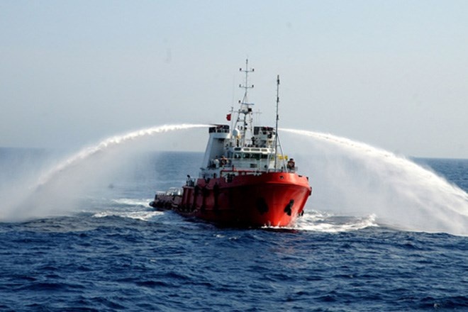 Tau Viet Nam keo gian tau TQ ve nhieu phia sang 22/5 hinh anh