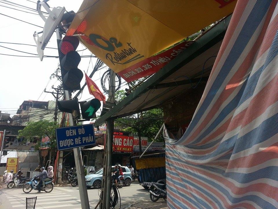 No tai quan bia o Ha Noi, 3 nguoi bong nang hinh anh
