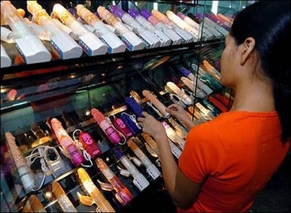 Sextoy va cam bay hinh anh