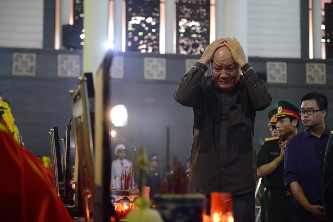 Phut mac niem trang nghiem truoc linh cuu 18 chien si hinh anh